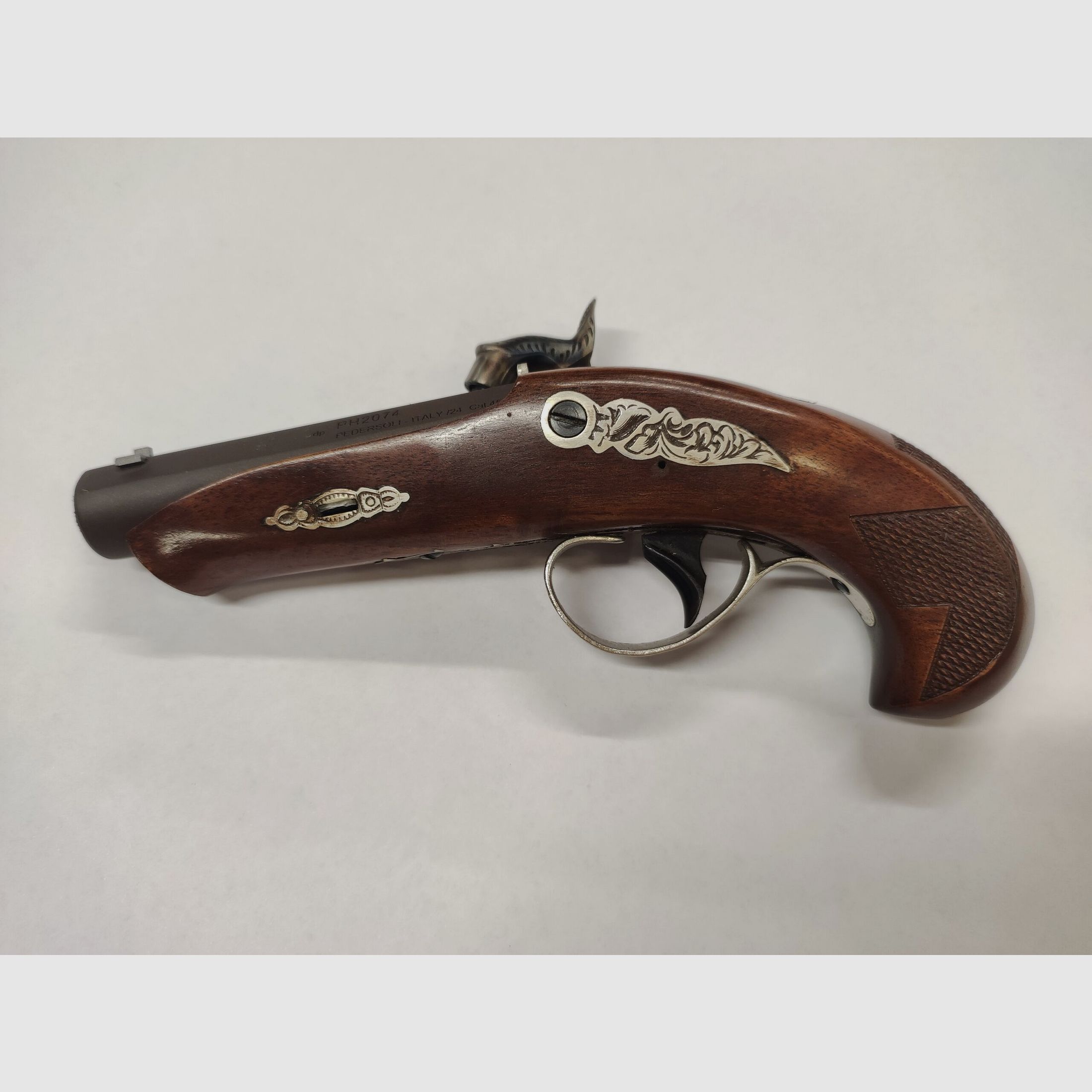Pistola Avancarga Pedersoli Derringer Philadelphia German Silver Cal. 45, imagen 2 de 2