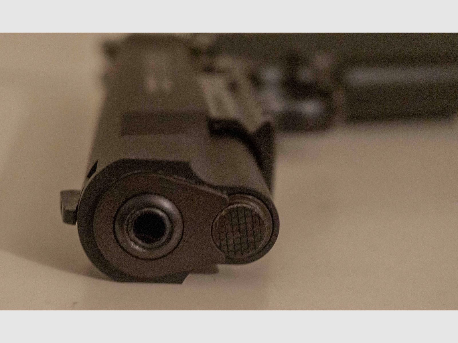 Pistole Colt 1911 Rail Gun Government Modell 22lfB