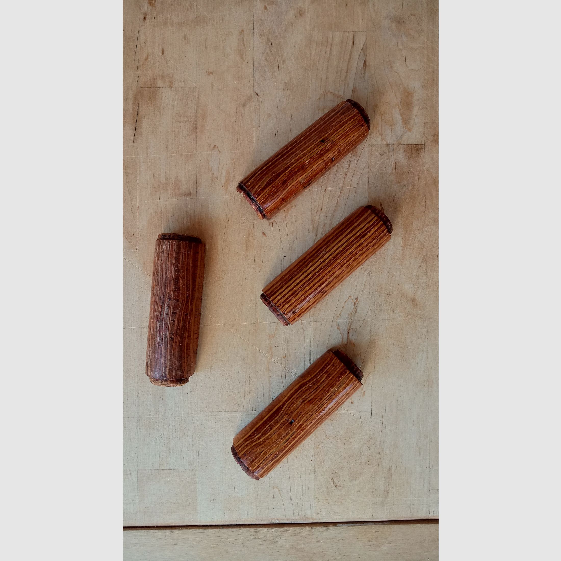 Originale guanti superiori Dong AK rumeni (molto larghi) / Legno laminato robusto perfetto per il pene di asino rumeno (Uluc) o guanti RPK