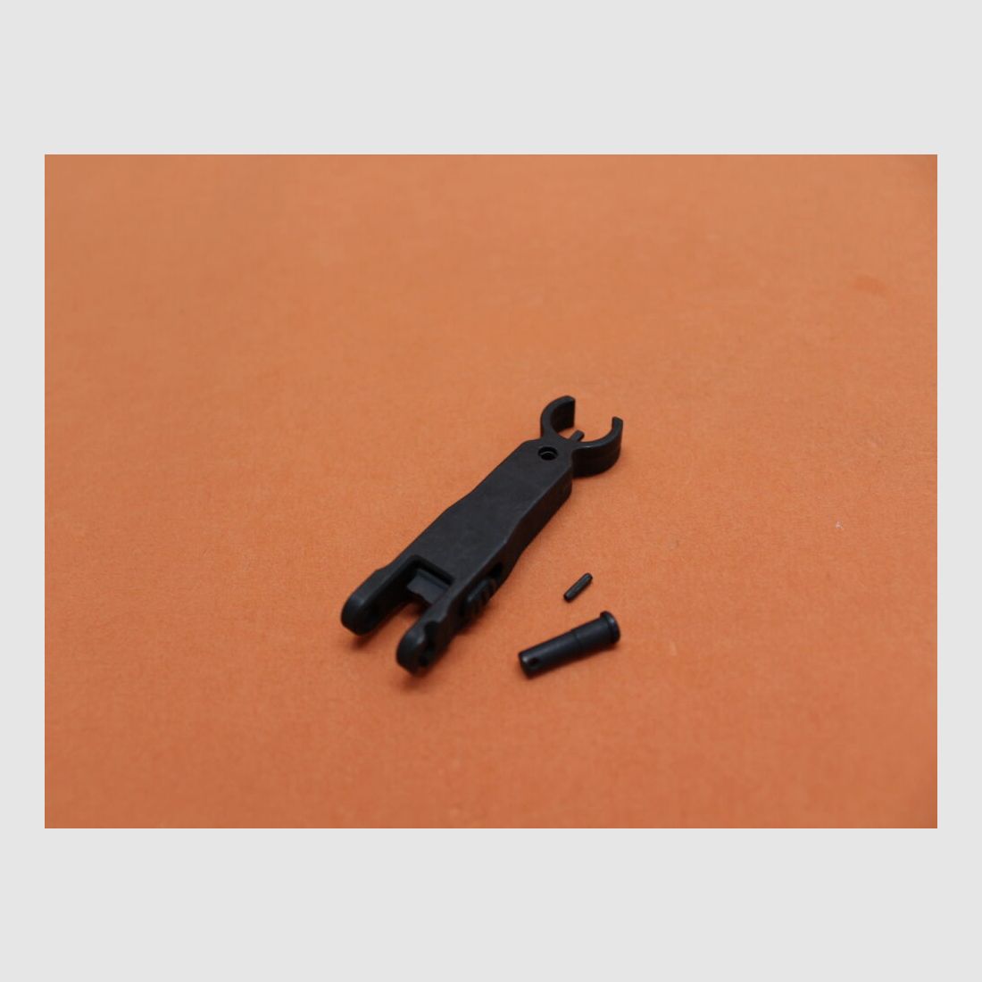 Heckler & Koch Heckler&Koch HK MR223/MR308: Korn pieghevole H&K (235251) aperto per prelievo di gas (linea di mira h = circa 33mm), immagine 2 di 3