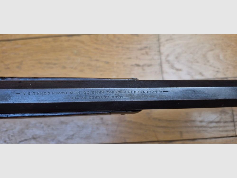 Mooie en zeldzame Winchester Model 1894 – Versie repetitiegeweer met octagonale loop (!) – Gefabriceerd door Winchester New Haven in … 1896! – Een van de allereerste! – Kal. 38-55WCF PN! – ZWARTE POEDER – Mooie houtsoorten – Prachtige loop – Onverslaanbaar mechanisme – Zeer mooie markeringen op mooie bluing – Wapen in uitstekende staat om schoon te maken! – TBE +, afbeelding 27 van 38