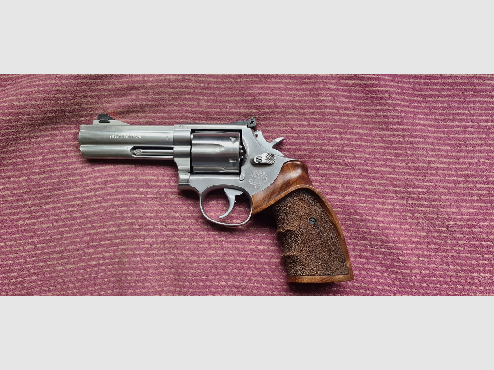 Revolver Smith & Wesson Mod. 686-3, calibro .357 Magnum/.38 Special dal Smith & Wesson Performance Center con compensatore e munizioni!!, immagine 5 di 10