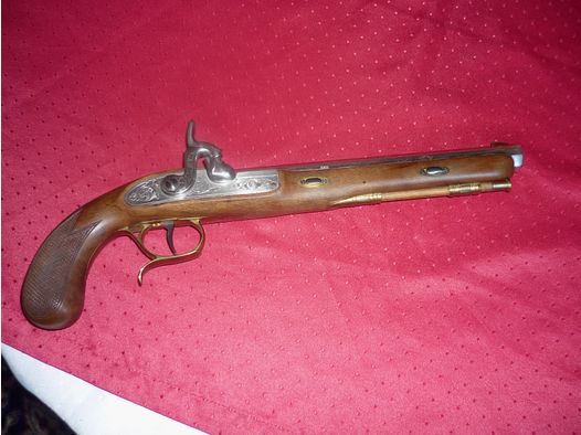 Pojedynczy Bondini czarnoprochowy przedni załadowczy.