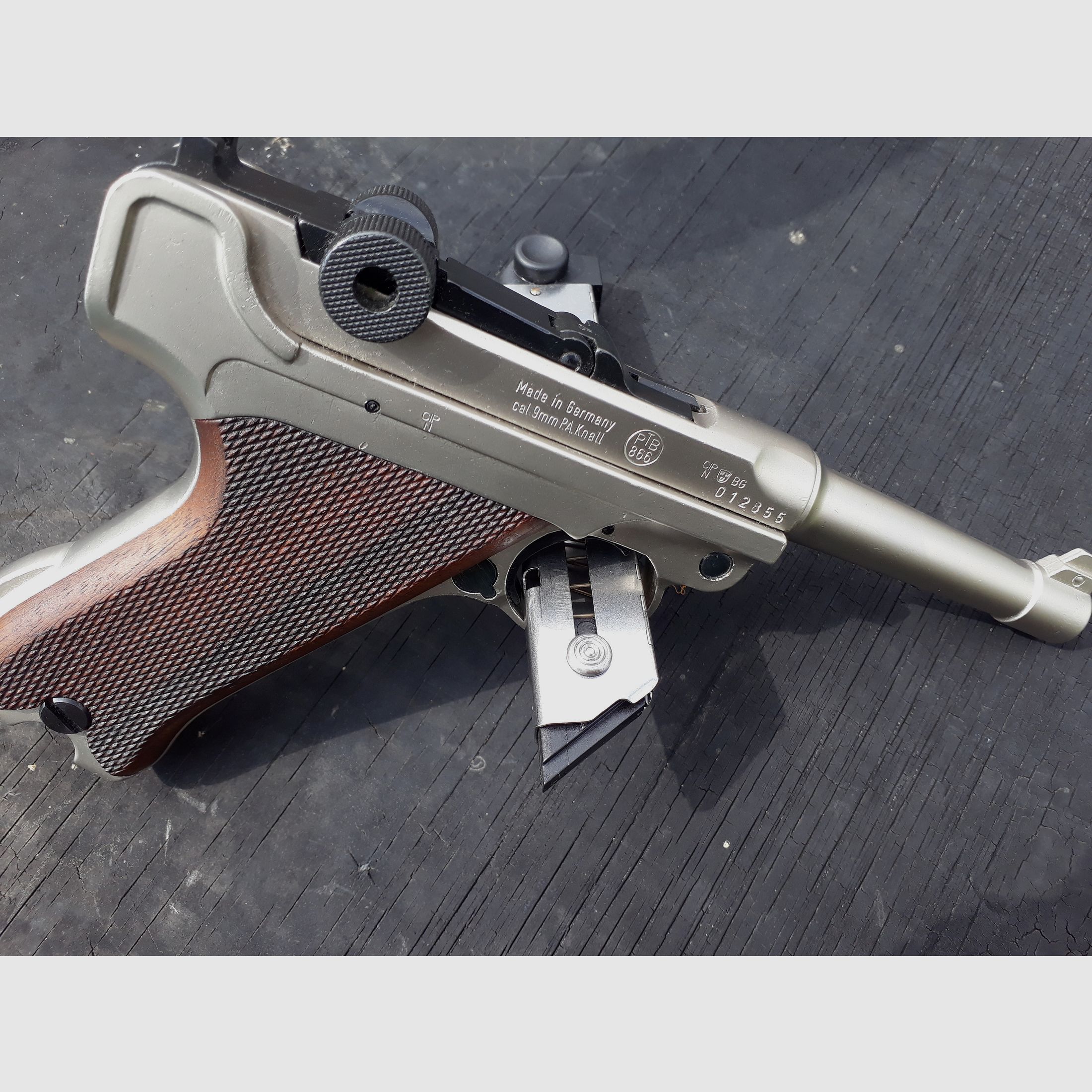 ME modello P08 Parabellum nichelato, raro.