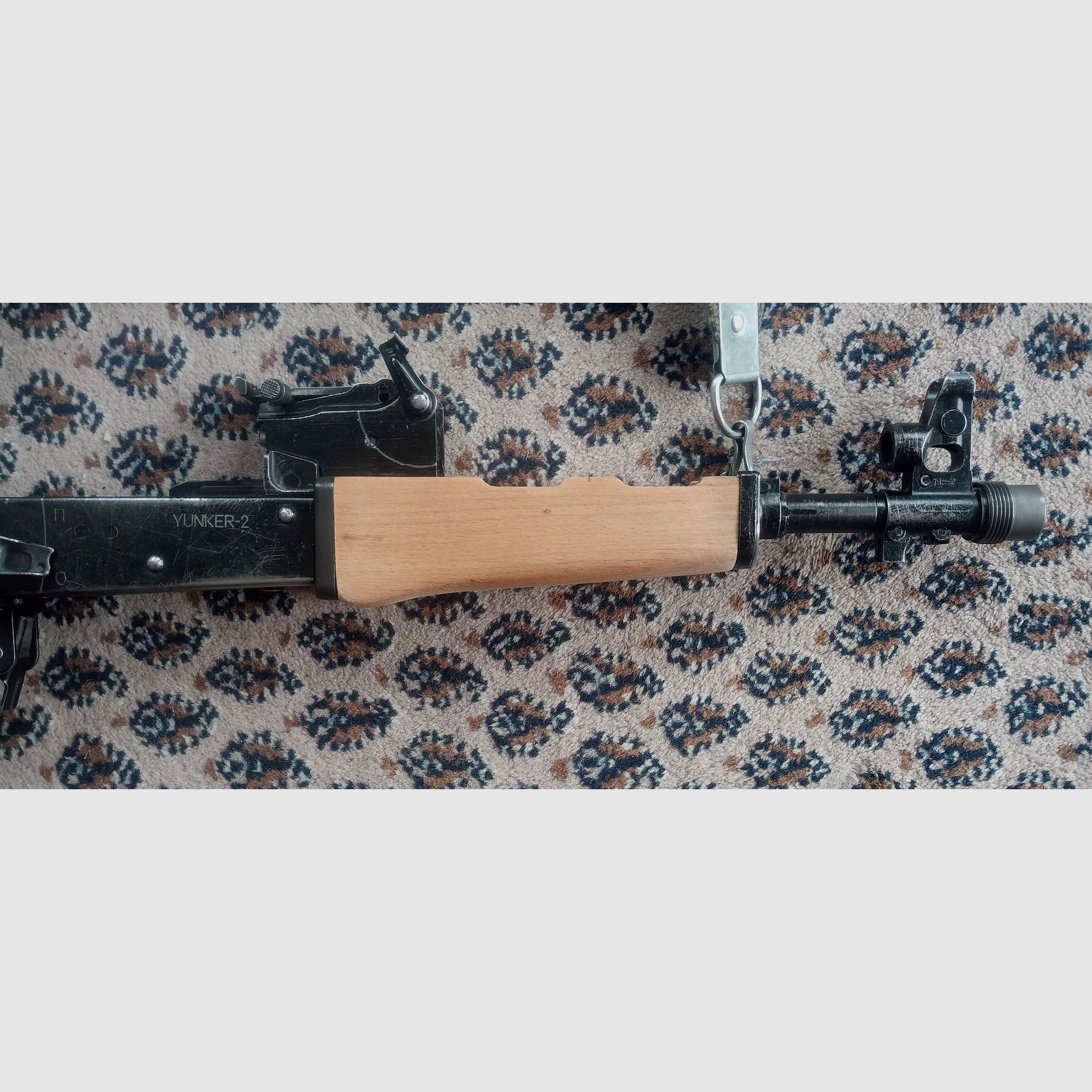 Original AK47 (not AKM!) lower wooden handguard made of beech / Fitted for GSG Cybergun Co2 AK47 (China-Yunker)