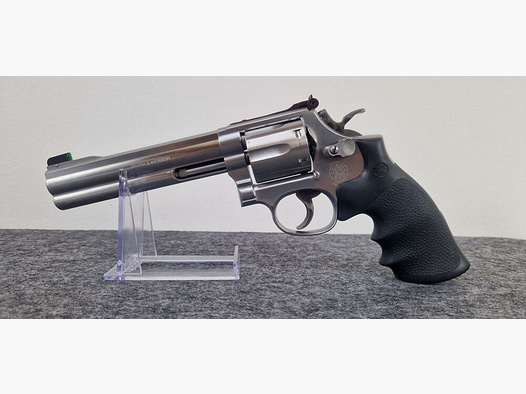 Smith & Wesson	 Revolver S&W 686-4