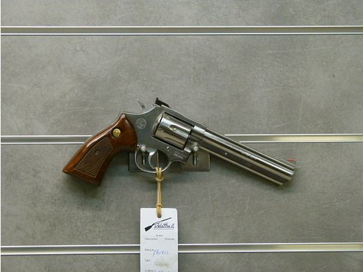 Taurus-revolver (Verkocht)