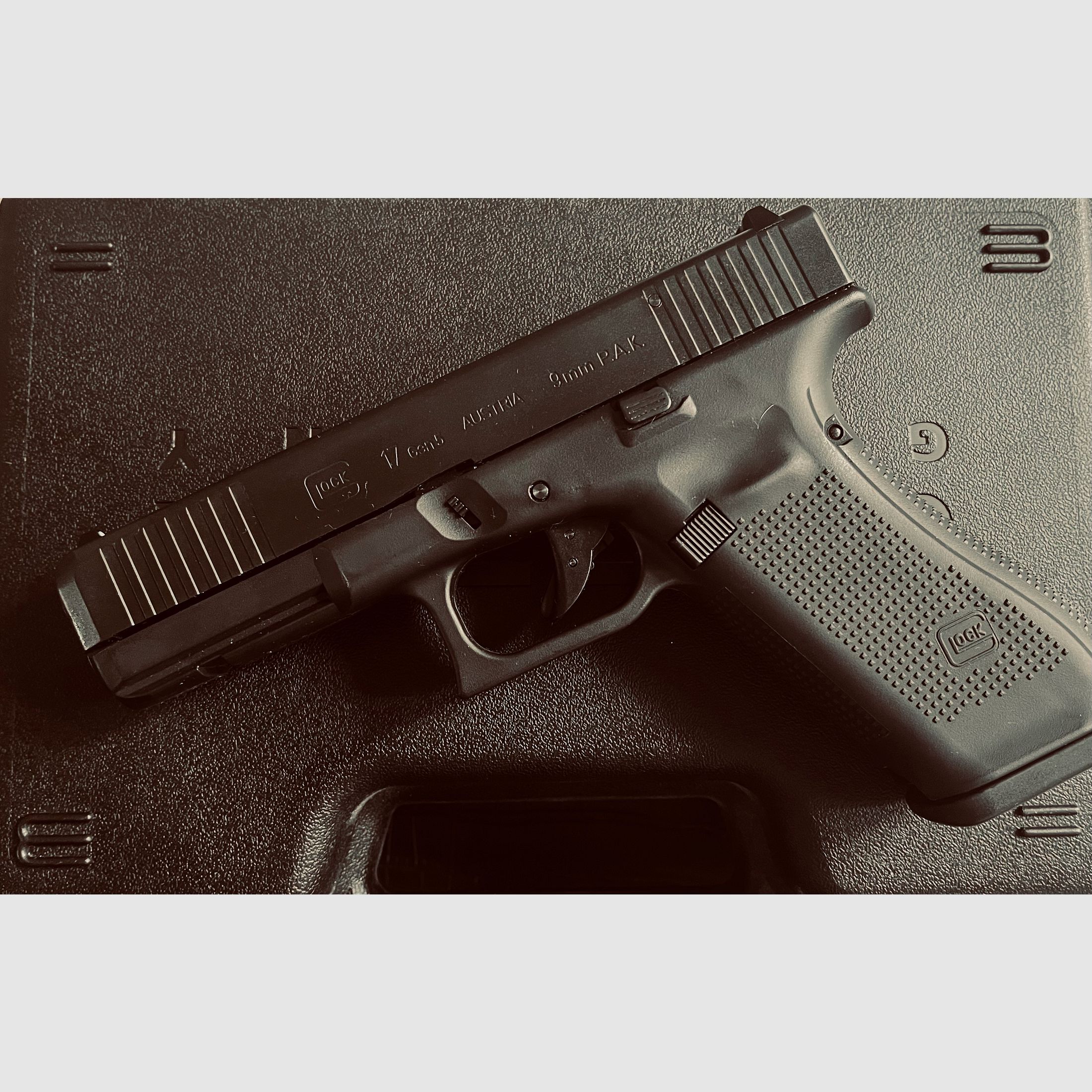 Glock 17 Gen 5 - 9mm P.A.K