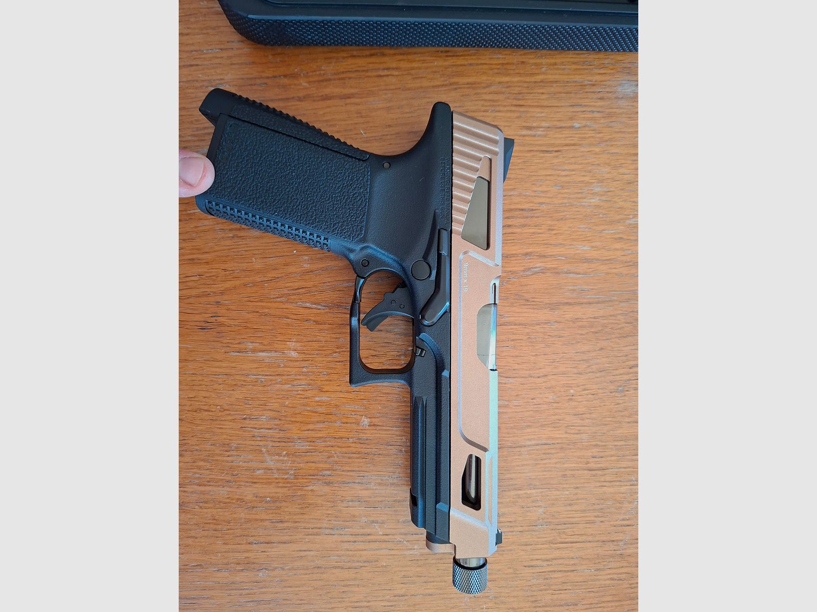 G&G GTP 9 MS DST CO2 Softair Pistole, Desert mit Green gas und 2 Magazine 