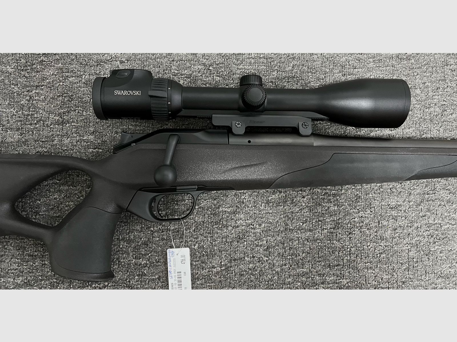 Blaser R8 Professional Success 8x57 IS + Swarovski 2-12x50 + Sattelmontage