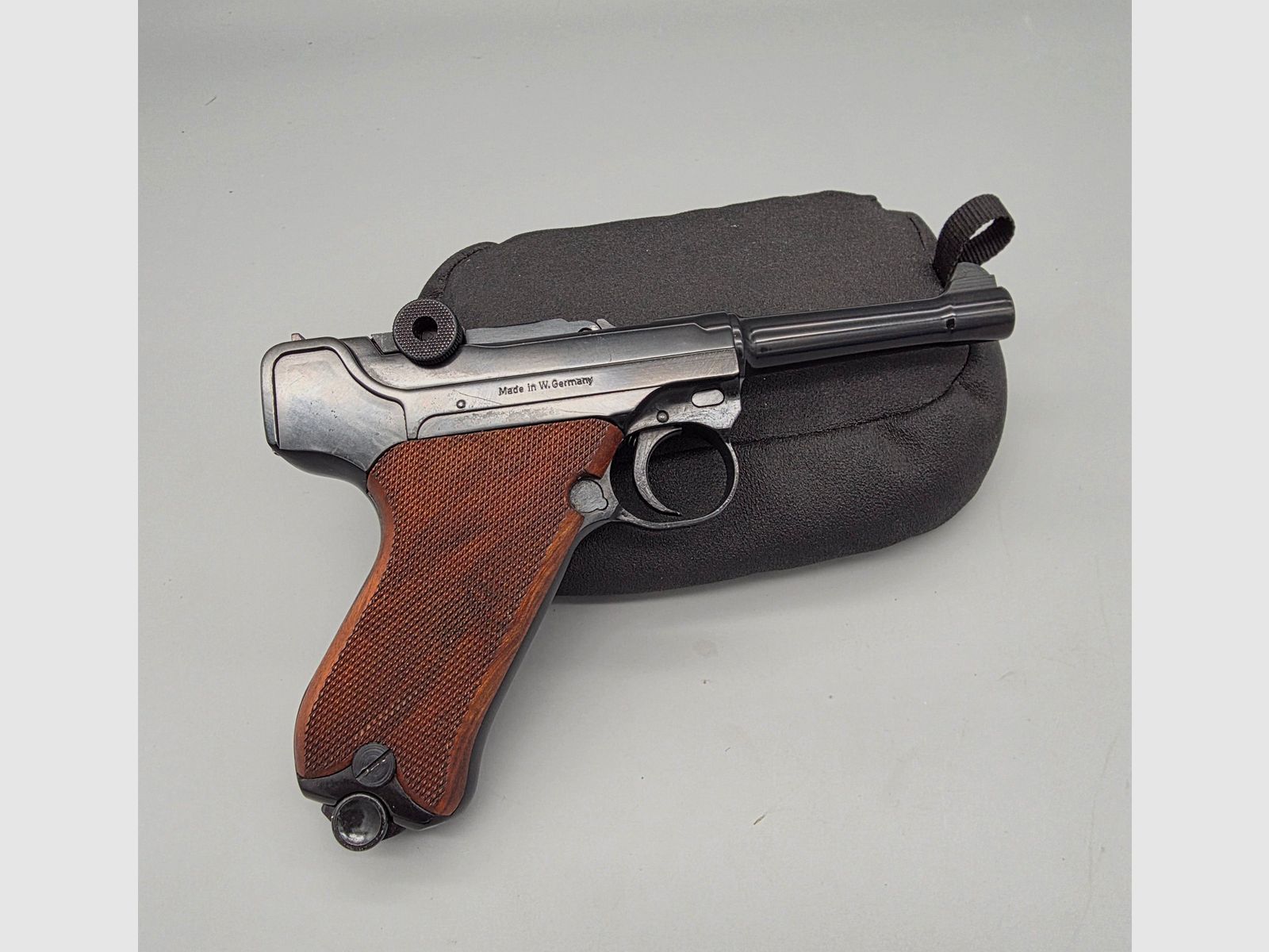 Erma Mod. KGP 690 Estado de colección 8mmK P08 pistola de fogueo PTB 402 SRS rara KGP690