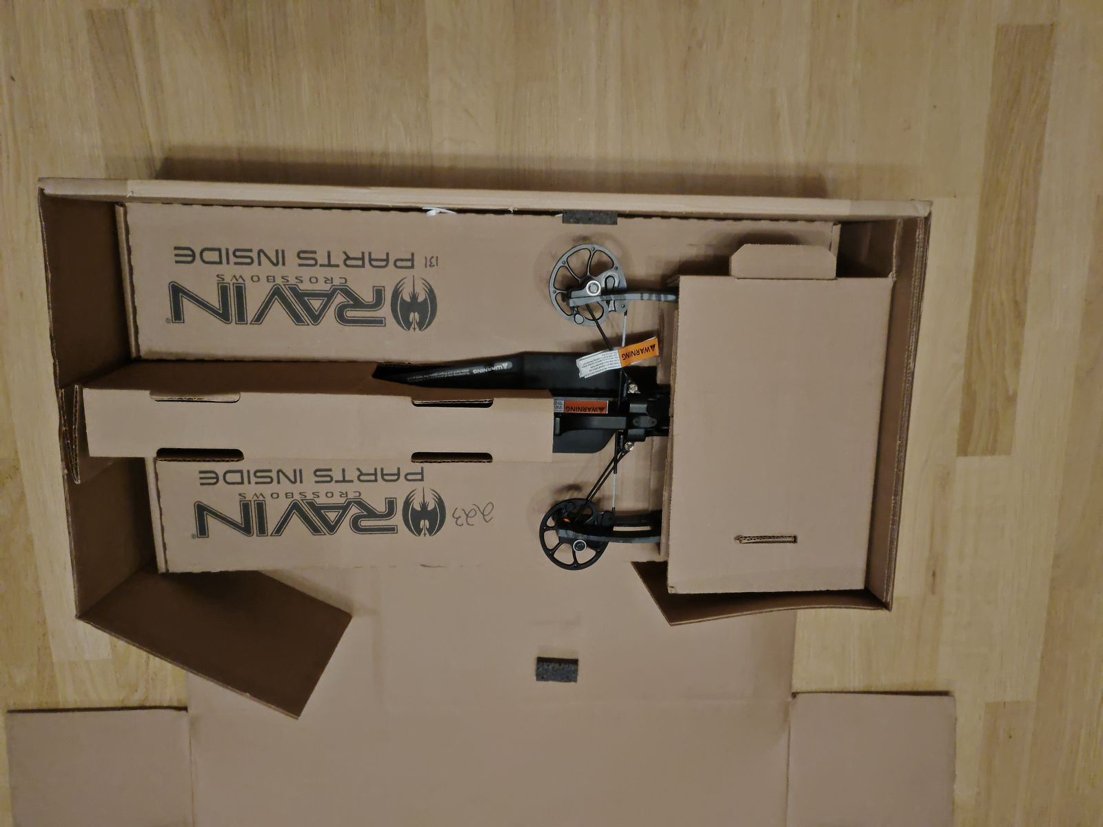 Ravin R29 hunting crossbow 12 arrows like new with original packaging