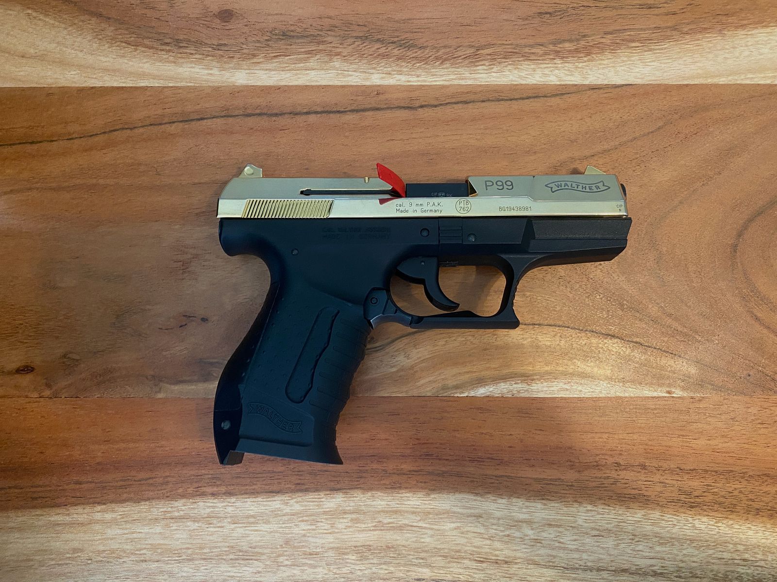 Walther P99 9mm P.A.K Sonderedition Gold