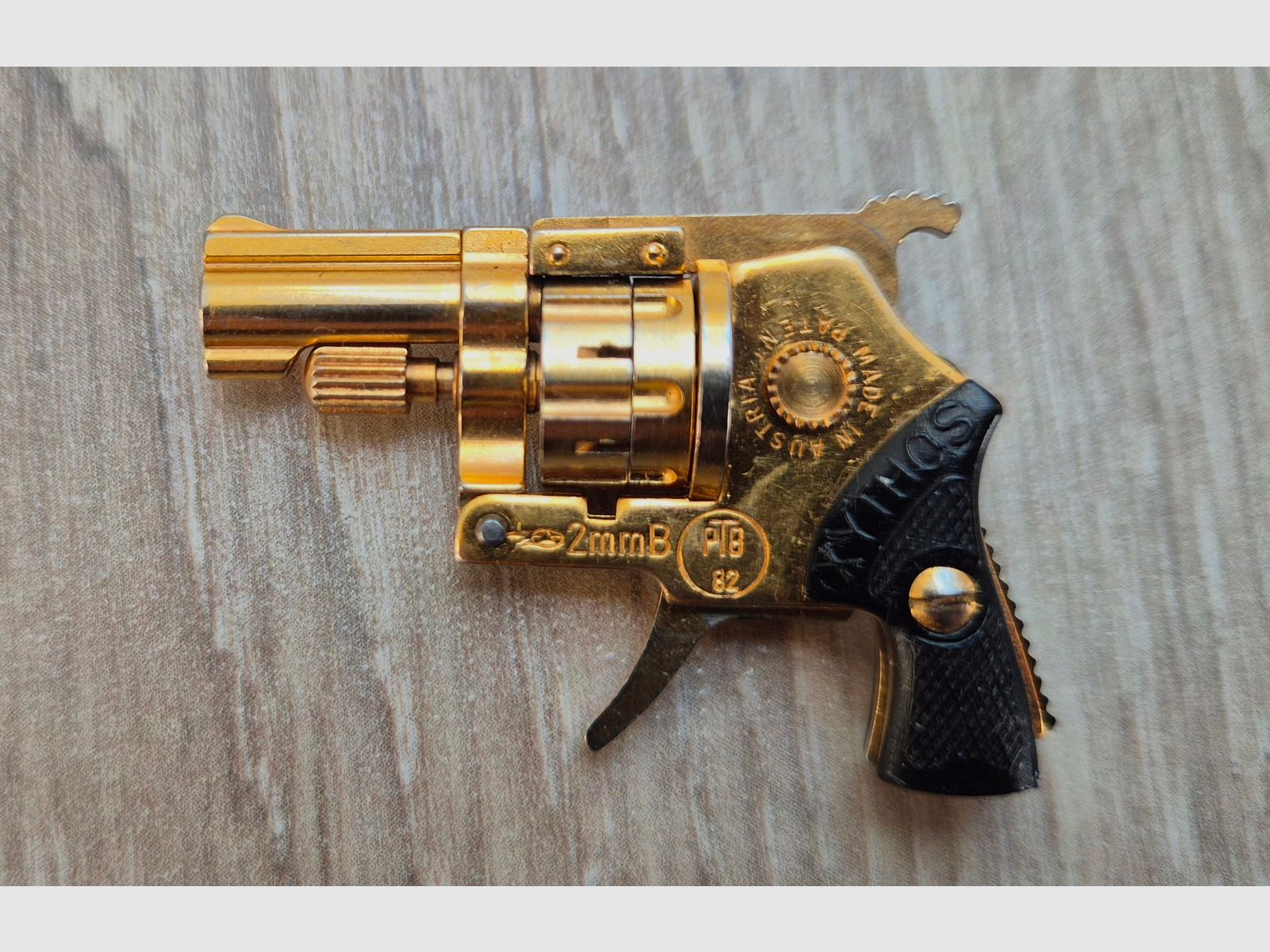 Xythos automatic revolver, 2mm, gold, PTB 82!