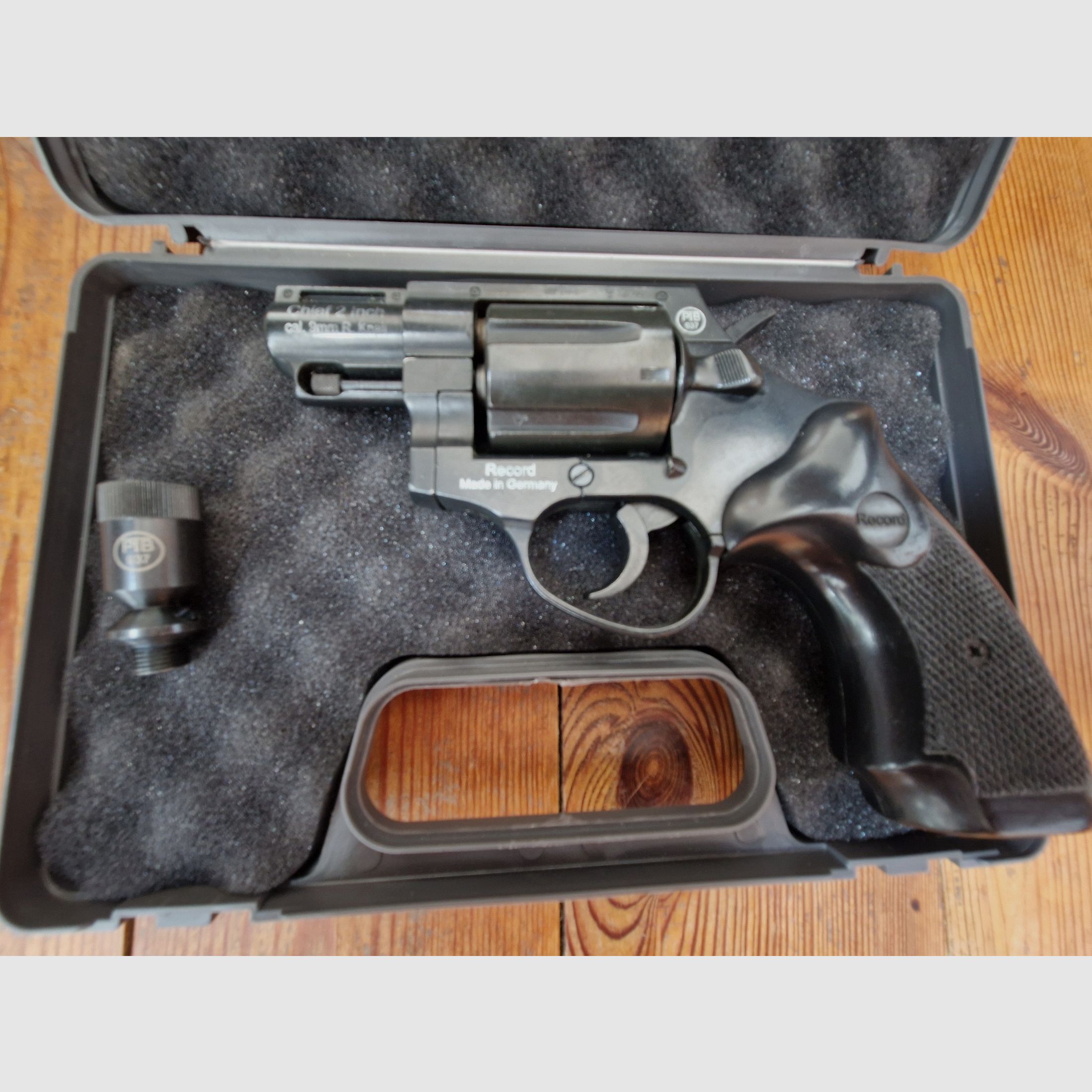 Record Chief 2 inch cal. 9mm R. Knall