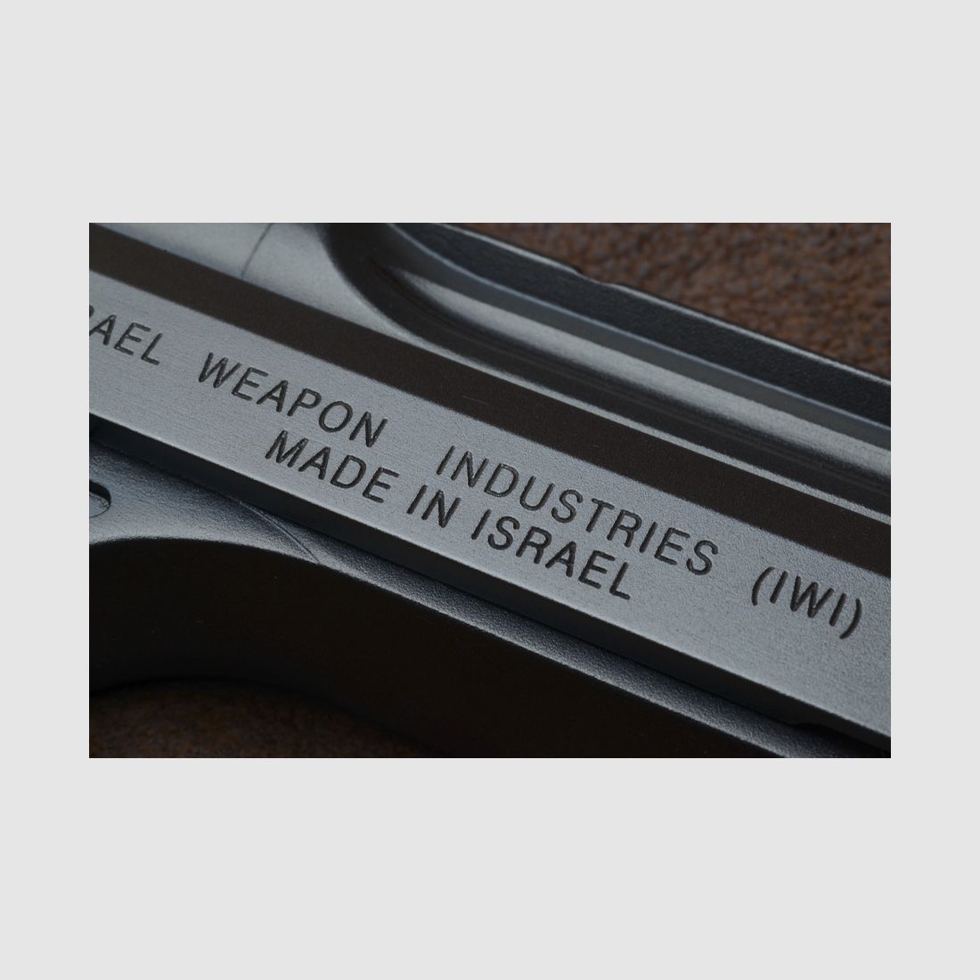 Außergewöhnliches Set Desert Eagle MK-XIX – Kaliber 44Mag – 2 Läufe (!) ein 6 Zoll und ein 10 Zoll (!) – Seltenes Exemplar IMI aus israelischer Herstellung (und nicht aus den USA!) – Original IMI Tasche – Zwei Magazine – Zustand NEU! Außergewöhnlich!, Bild 7 von 16
