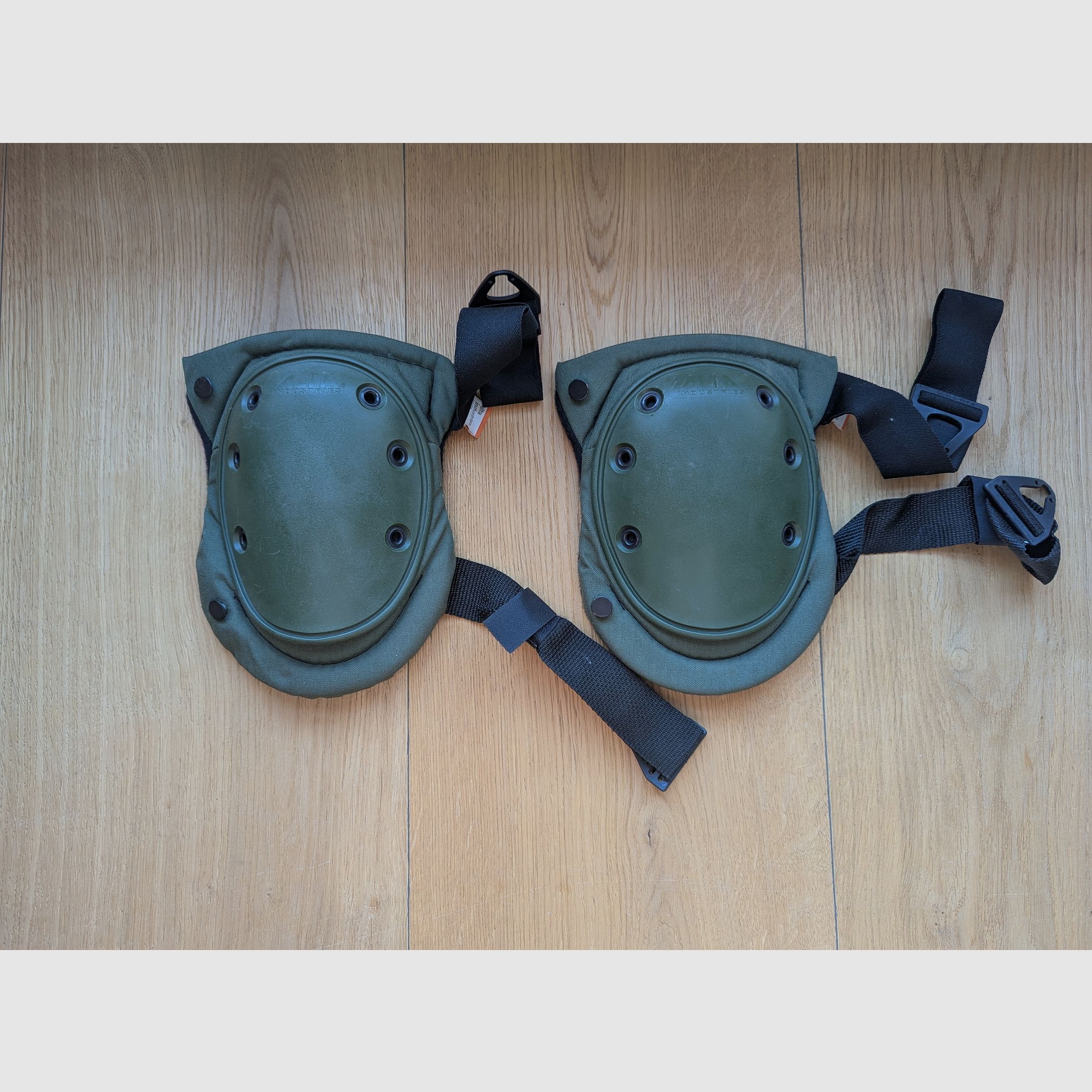 Alta Tactical Altaflex Kniebeschermers Olijfgroen Alta Tactical Kniebescherming (Zwart, Nylon, Rubber) Airsoft