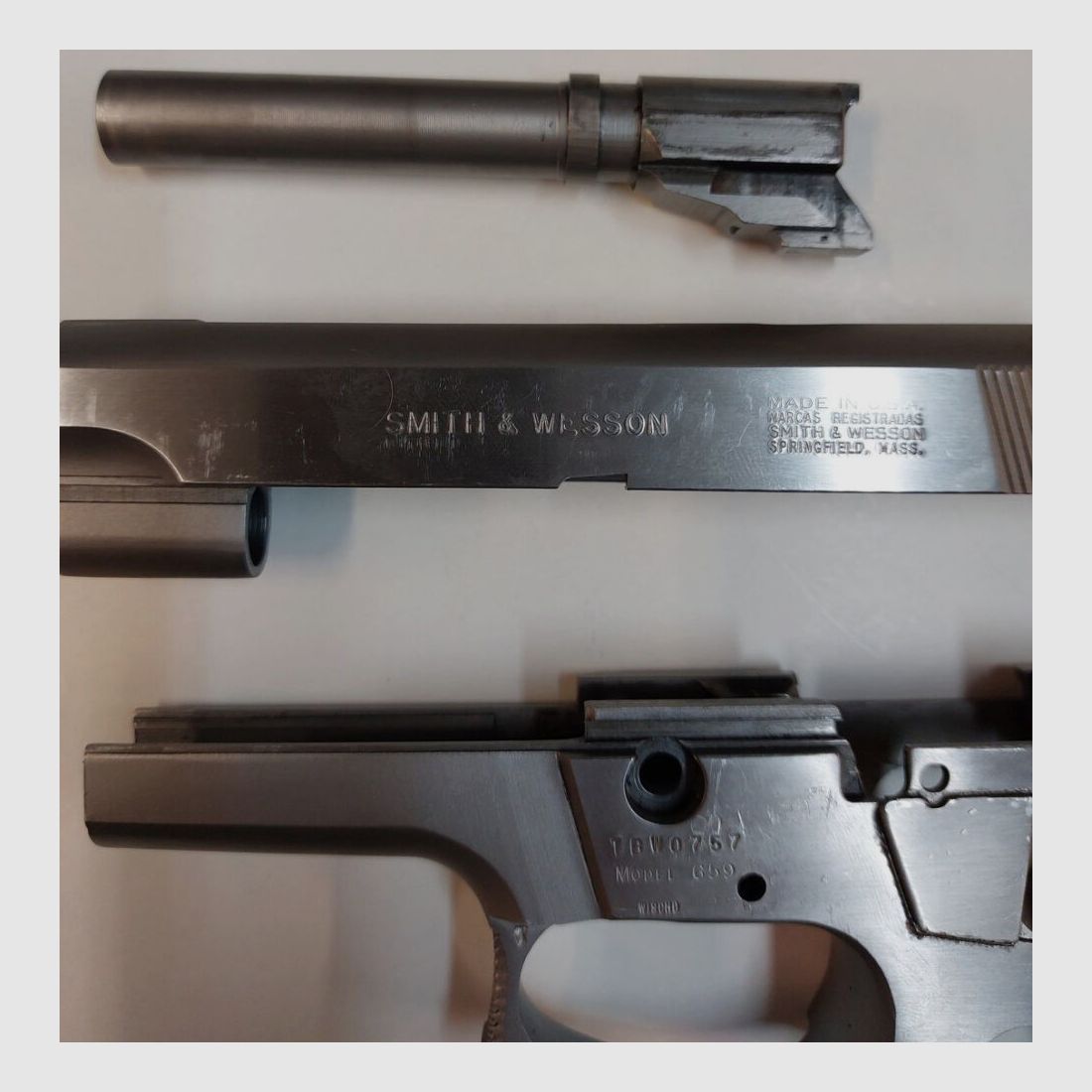 Pistola defectuosa Smith & Wesson Mod.659 en calibre 9x19 (Compuesta por cañón, cierre, empuñadura)