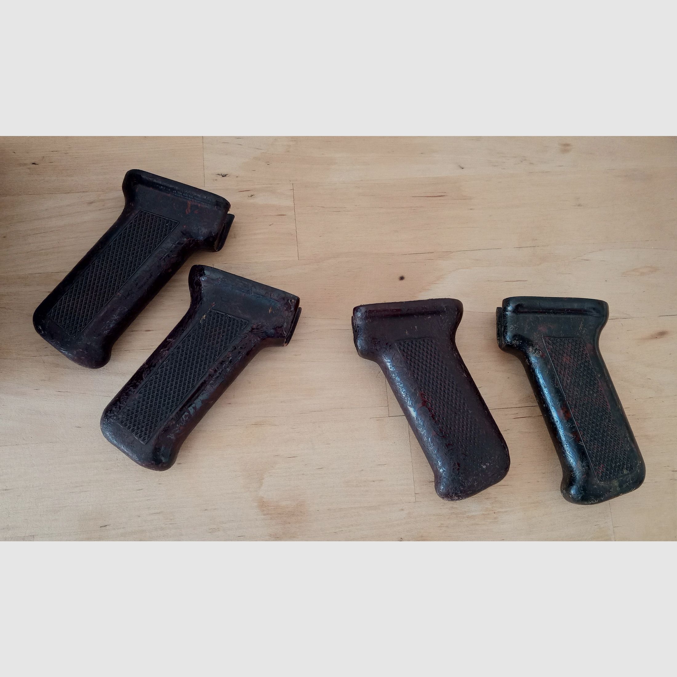 Rumänische AKM-Griffe aus Bakelit besser als der russische Griff / auch für AK74 AK-100 / Yunker / Cybergun 47