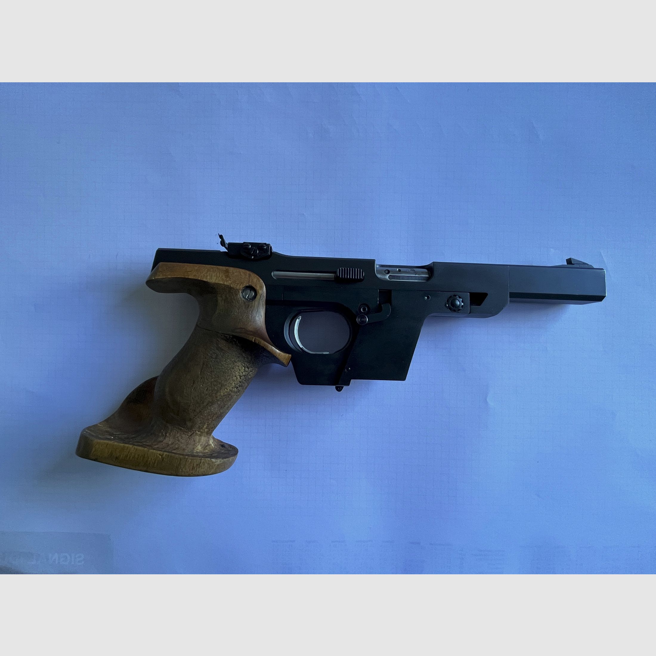 Pistola sportiva Walther GSP in calibro .22 con un sistema intercambiabile in calibro .32