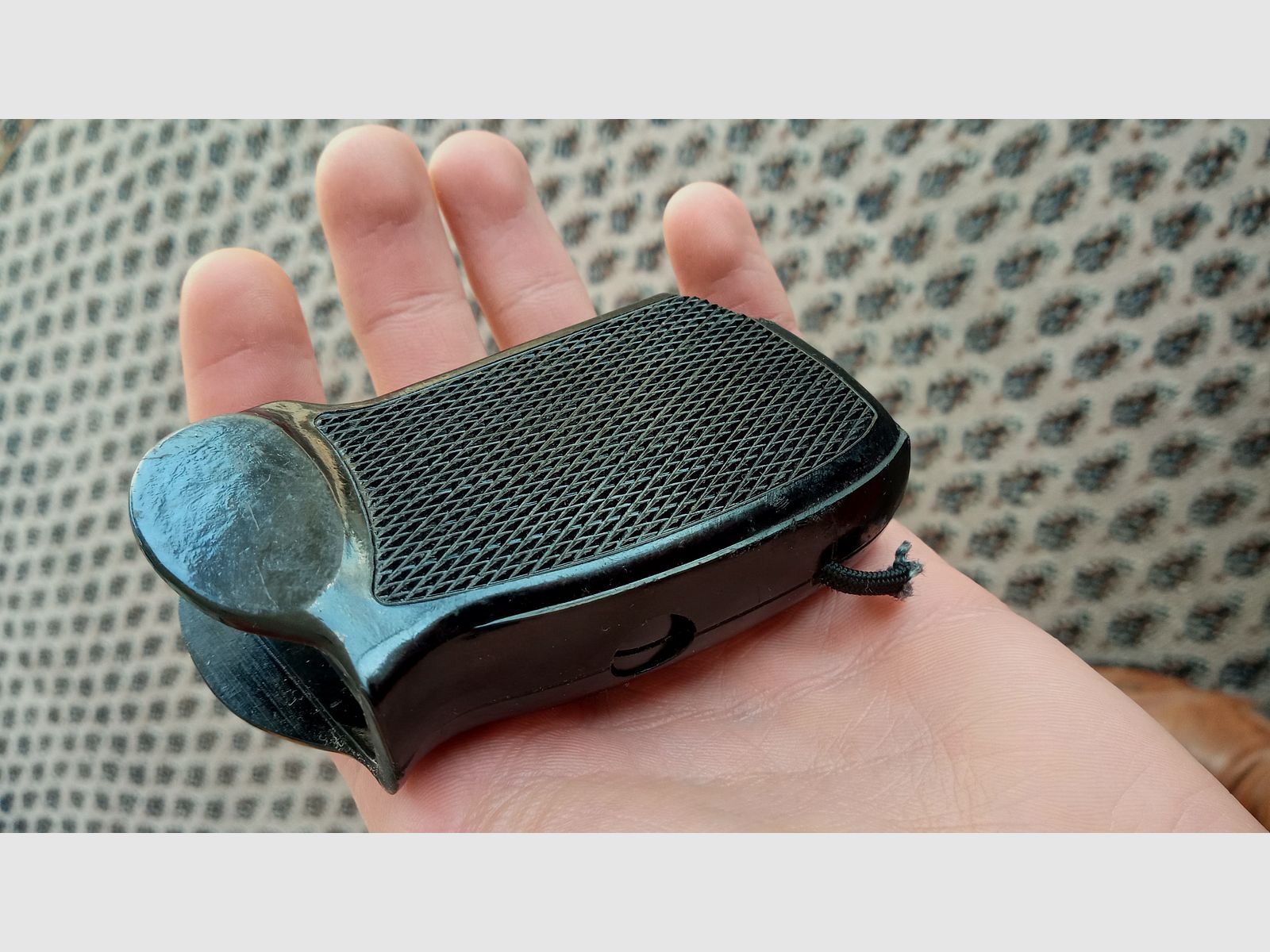 Bakelite grip shell with minor damage for DDR police pistol-M / Vintage grip for East German Makarov // 8 rounds PM 9x18