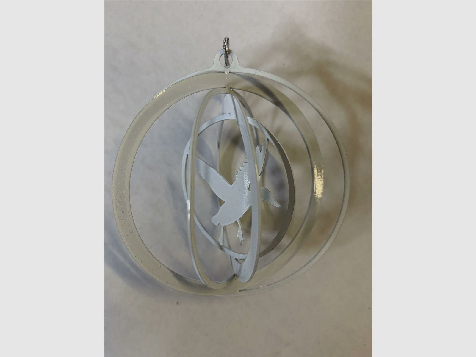 Ensemble de décoration Lovergreen avec 4 boules d'animaux blanches - Métal