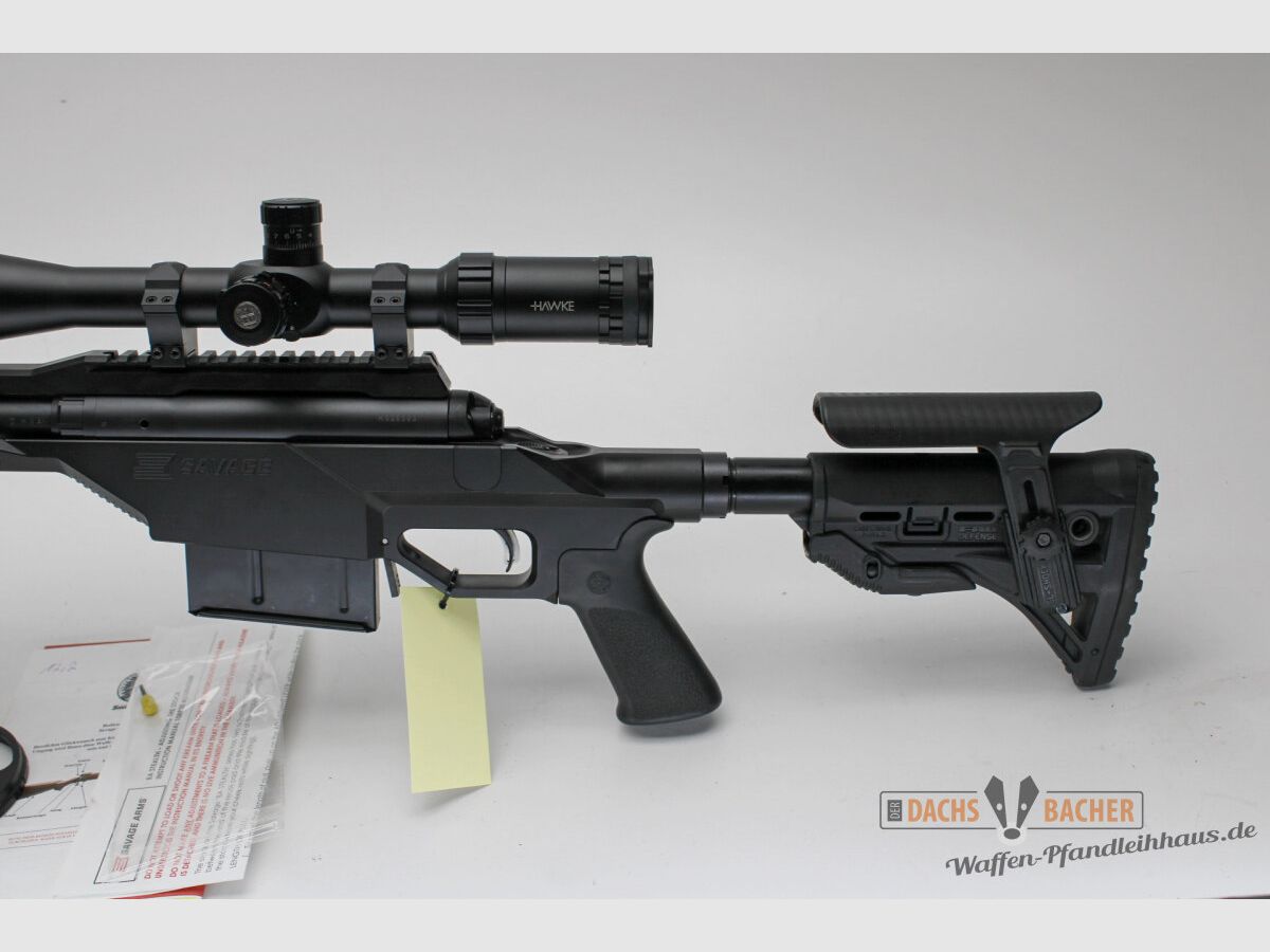 Rep. rifle Savage 110 BA Stealth cal. .300 Win Mag con Hawke Sidewinder 8-32x56 y bipode
