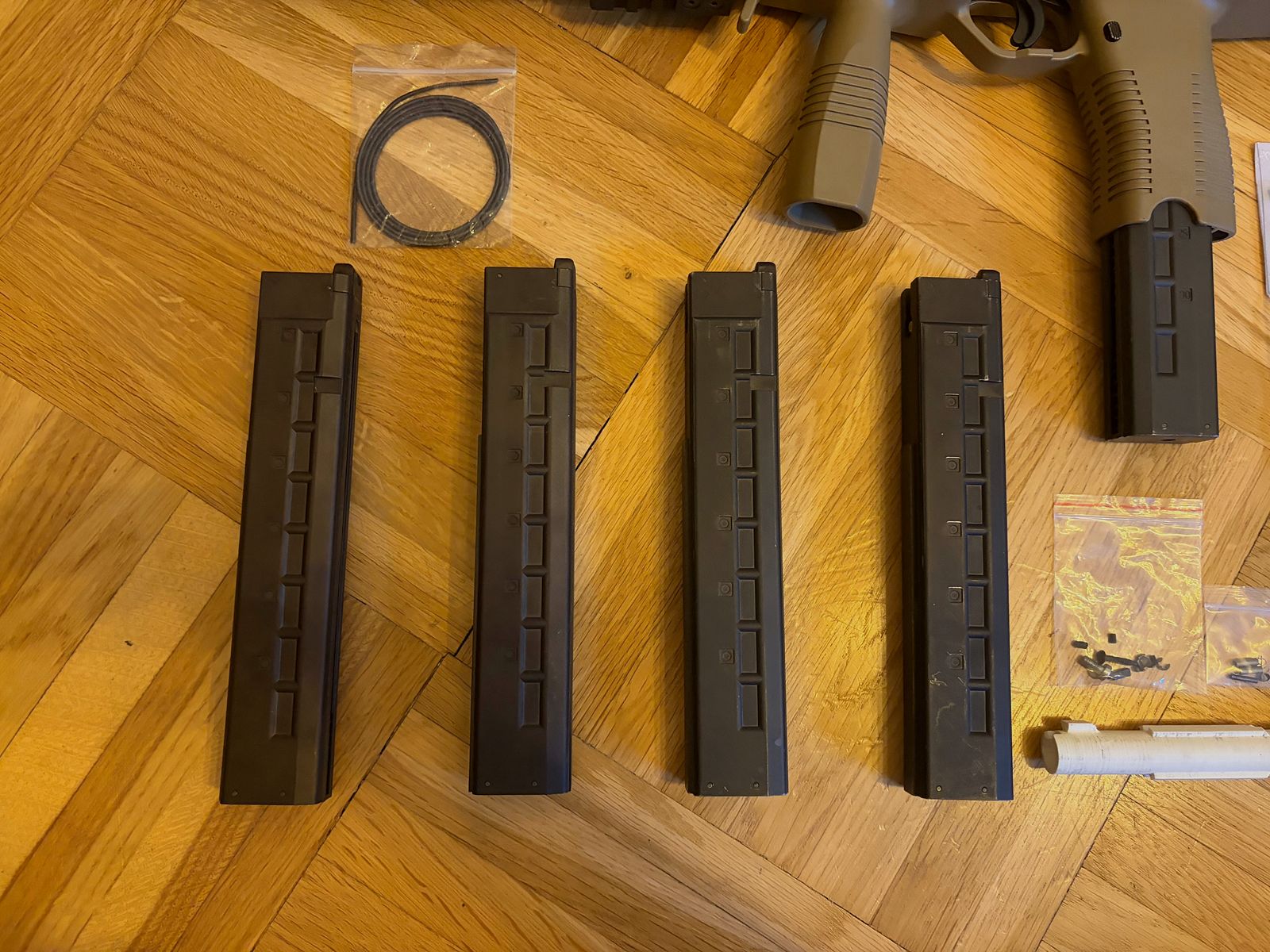 KWA B&T MP9 A1 GBB – 5 magazines, QD suppressor, CQB bolt & many spare parts – VB