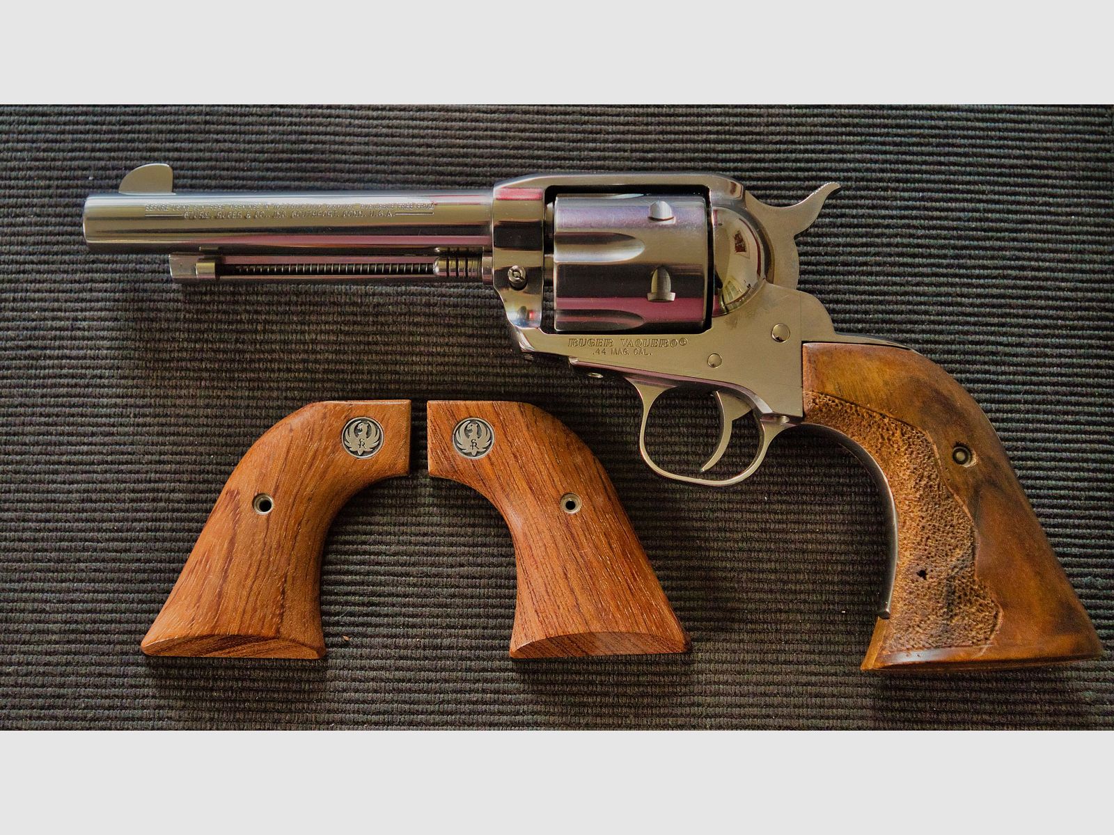 Ruger Vaquero Stainless .44 Mag. in Showroom Condition