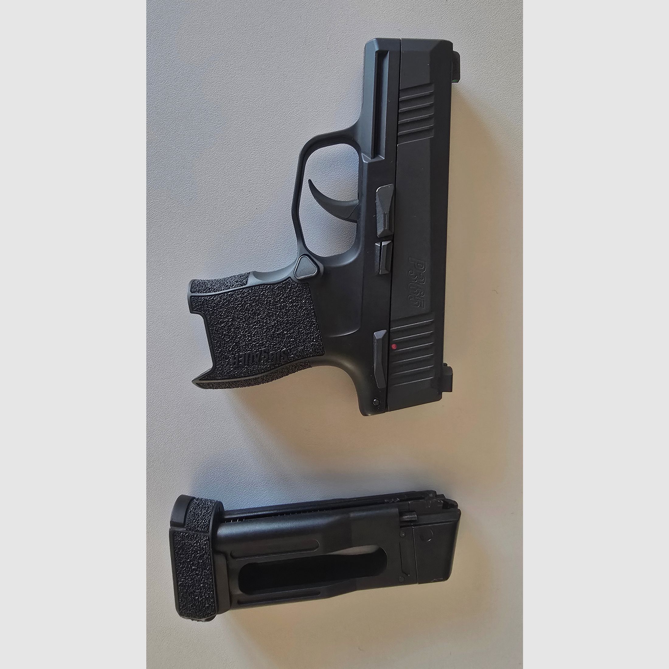 Sig Sauer zestaw - 4,5mm CO2 Sig Sauer P320 X Carry & P365 oraz akcesoria