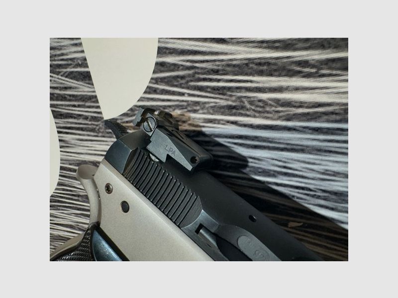 Pistole CZ 75; Modell 75; 9x19