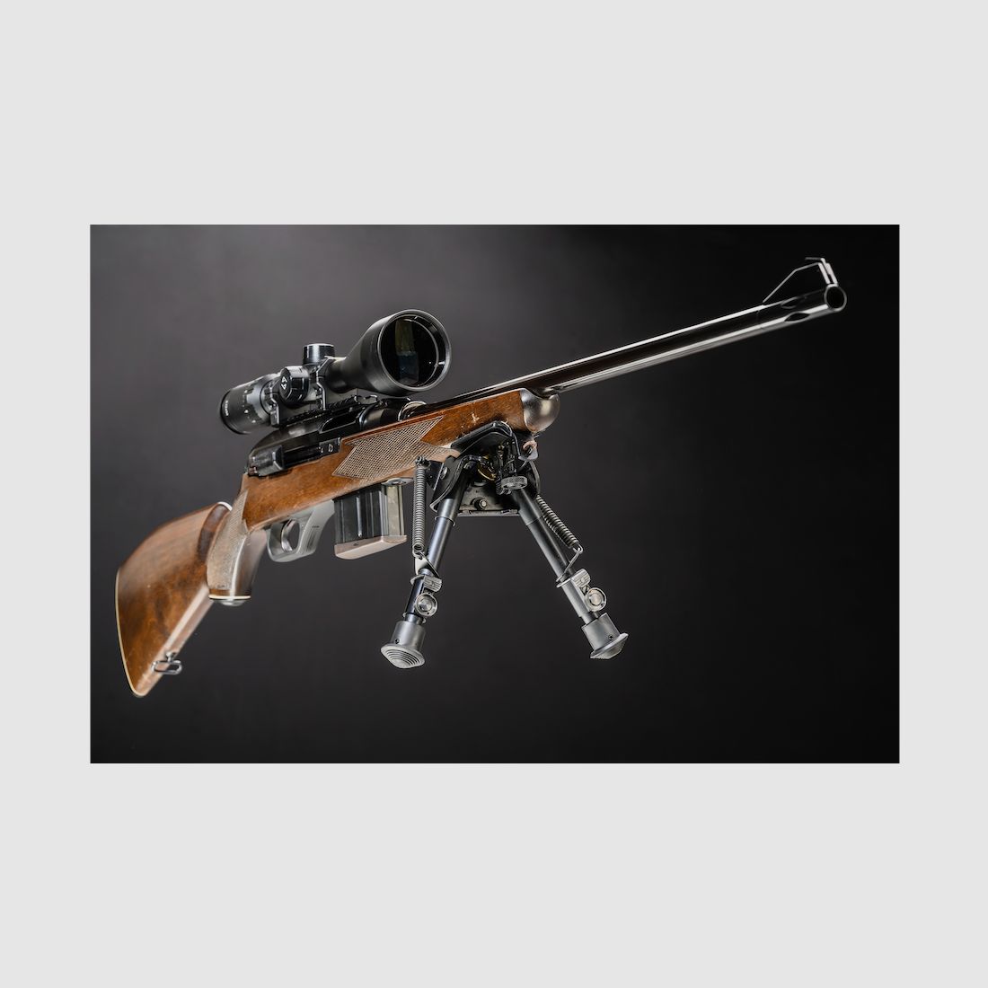 HK 770 - Halfautomatisch, Zeiss Glas, Harris Bipod, 10 schots magazijn.