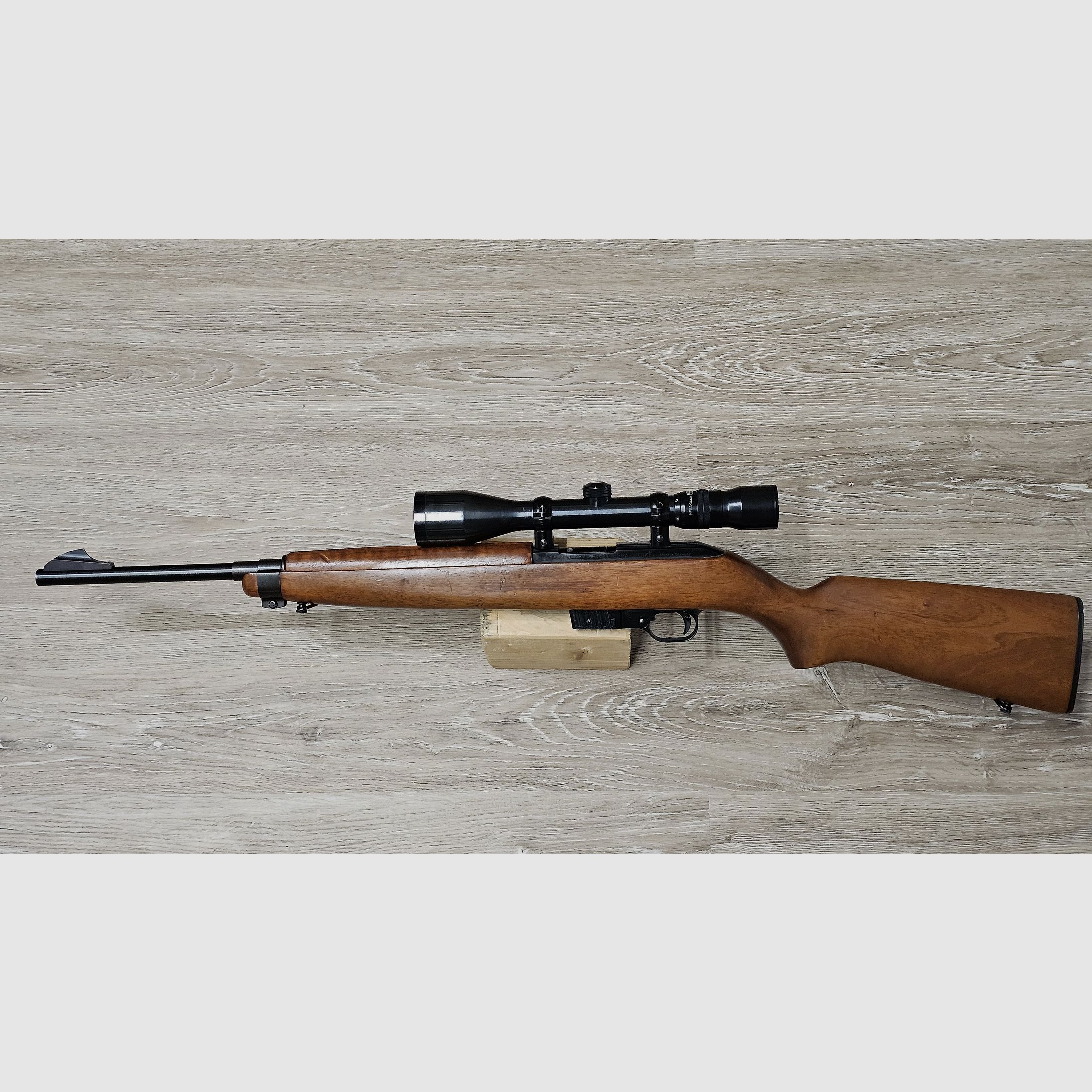 Carabine semi-automatique Erma EGM1 (d'occasion) .22 lfb incluant Kahles Helia-Super 3-9x (Abs. 1) et 5 chargeurs