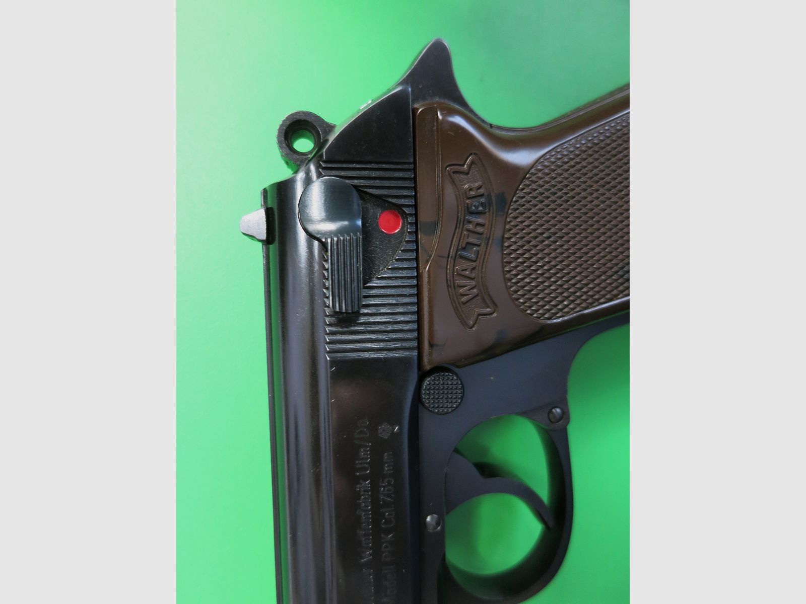 Pistola semiautomatica, Walther PPK, cal. 7,65 mm Browning, impugnature marroni       #81