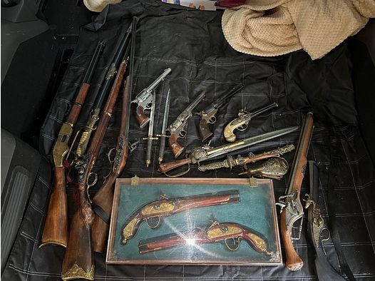 Dekowaffen Colt Winchester und Co