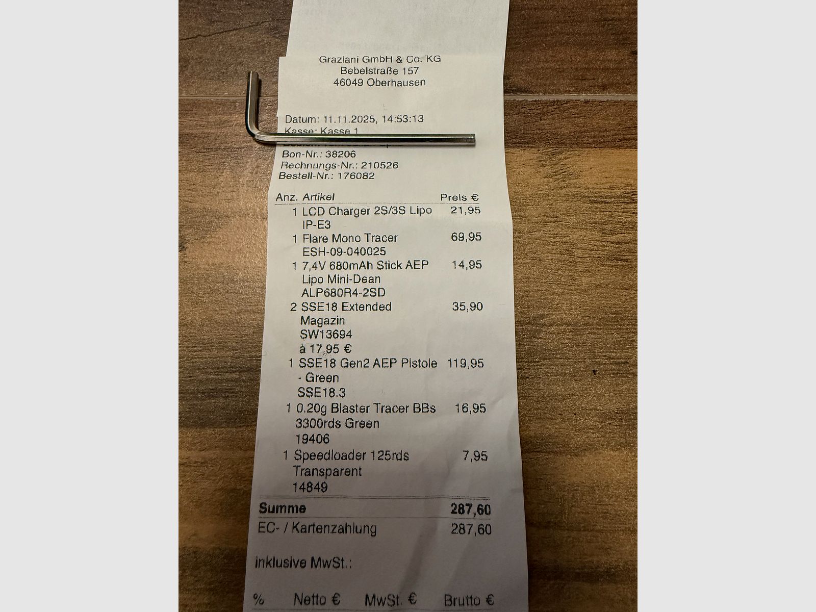 Novritsch SSE18 AEP Pistole mit Begadi Hop up und Zubehör