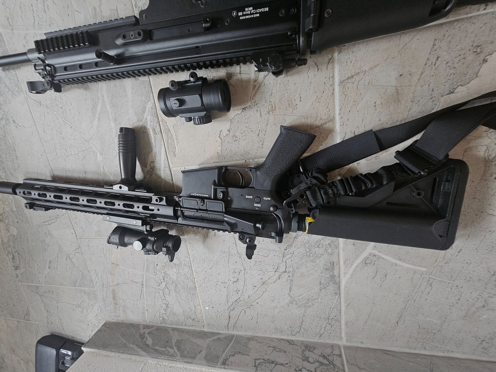 Großes Begadi S-AEG Starter-Set: MK16 (SCAR-L) & M4 M-LOK inkl. 10 Magazinen, Akkus & kompletter Flecktarn-Ausrüstung, Bild 6 von 15