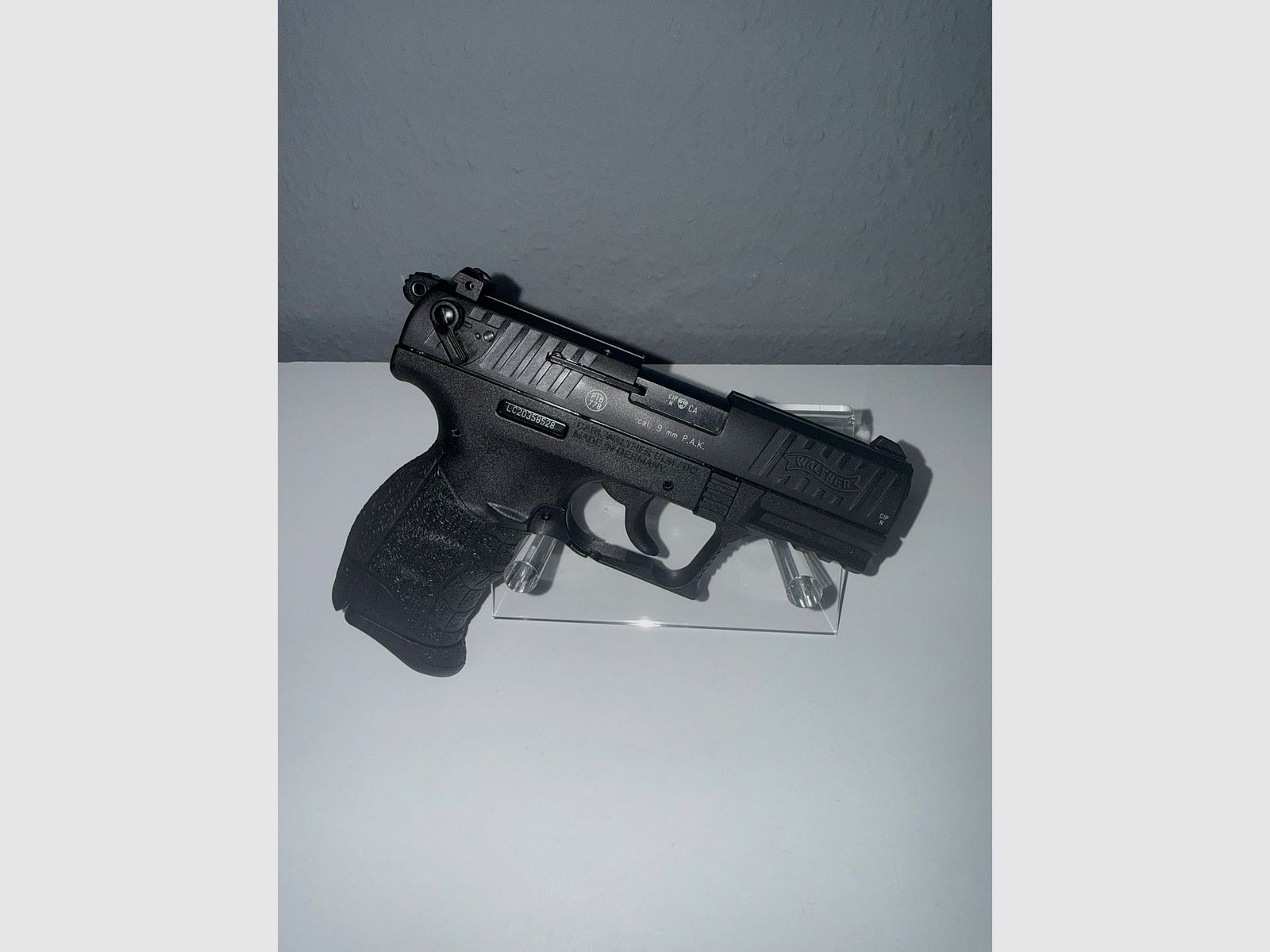 Blank-firing pistol Walther P22, immagine 2 di 2
