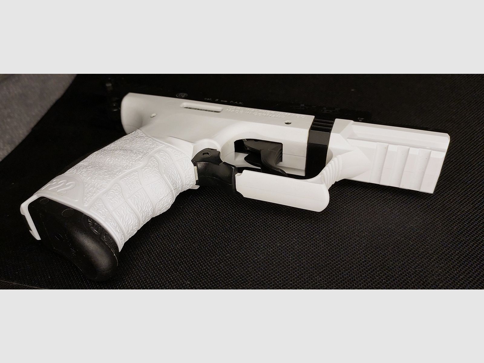 Pistola de fogueo Walther P22Q 9mm P.A.K. modelo especial CHESS (PTB 778) con 2 cargadores - como nueva! [P 22 q]