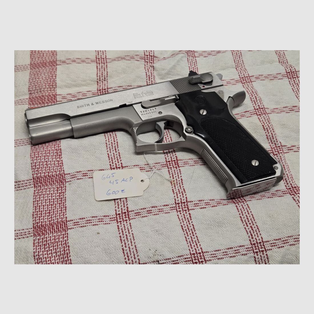 S&W 645