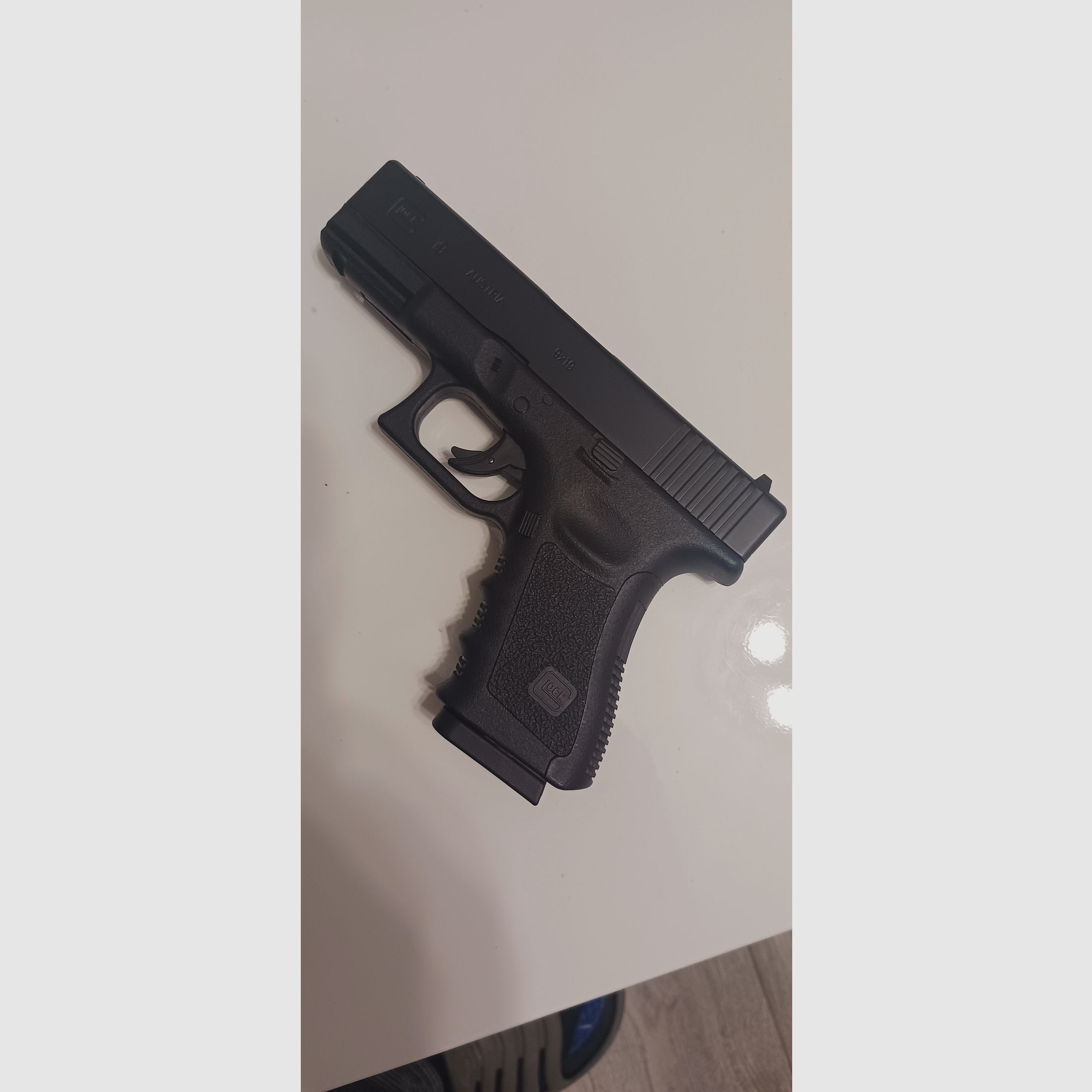 CO2 pistol, Glock 19