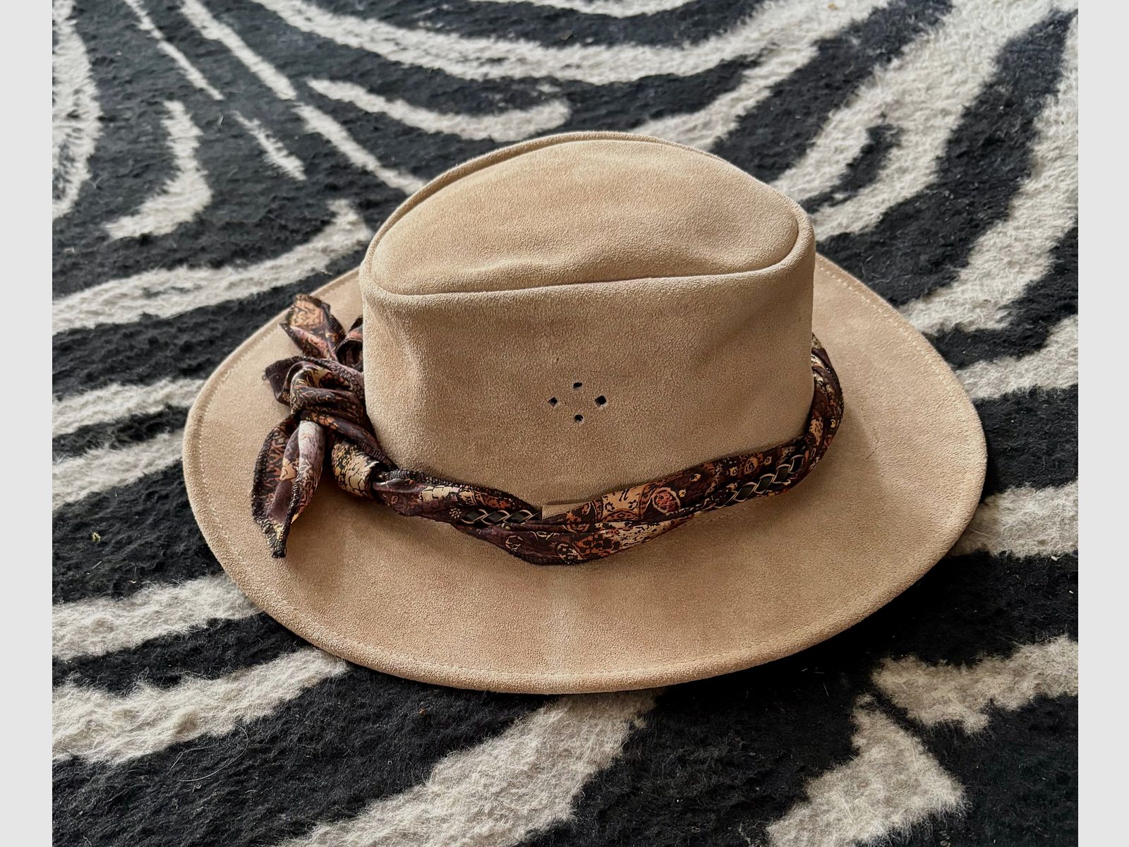 SAFARI Hut aus echt Leder mit dem typischen Safari Hutband !       Made in Australia 