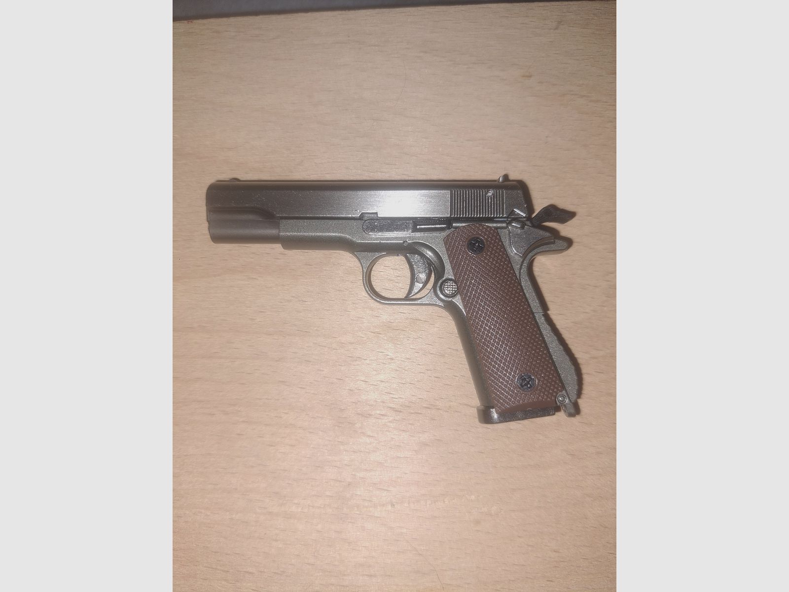 Schlüsselanhänger 1:3 Modell "Colt Government 1911"