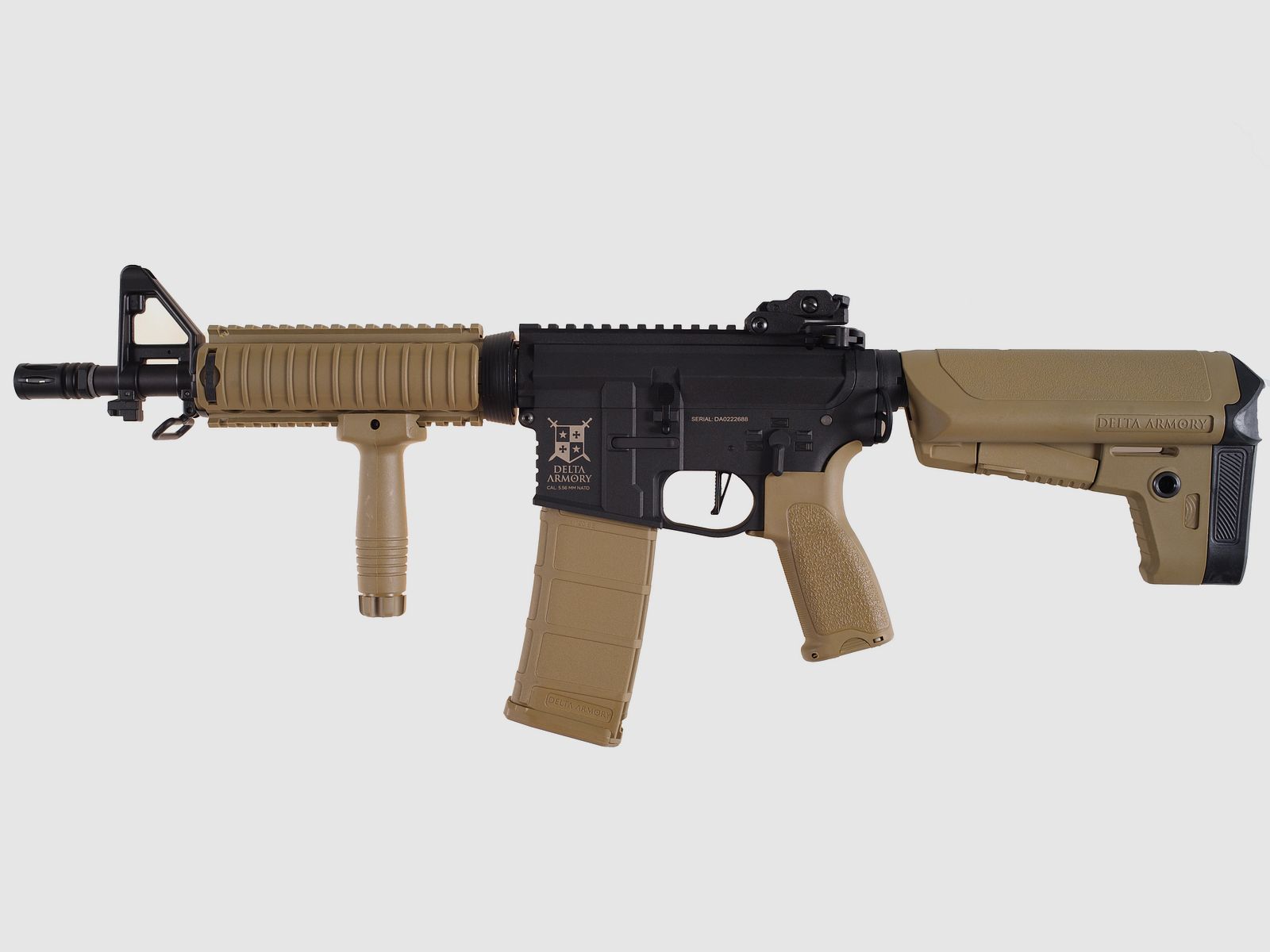 AR15 CQB-R CHARLIE ETU Delta Armory Tan/Schwarz max 0.5 Joule Airsoft Gewehr