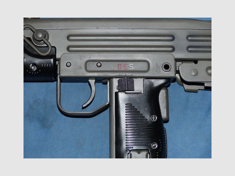 Objet de collection UZI pistolet-mitrailleur cal. 9mmPAK - avec PTB