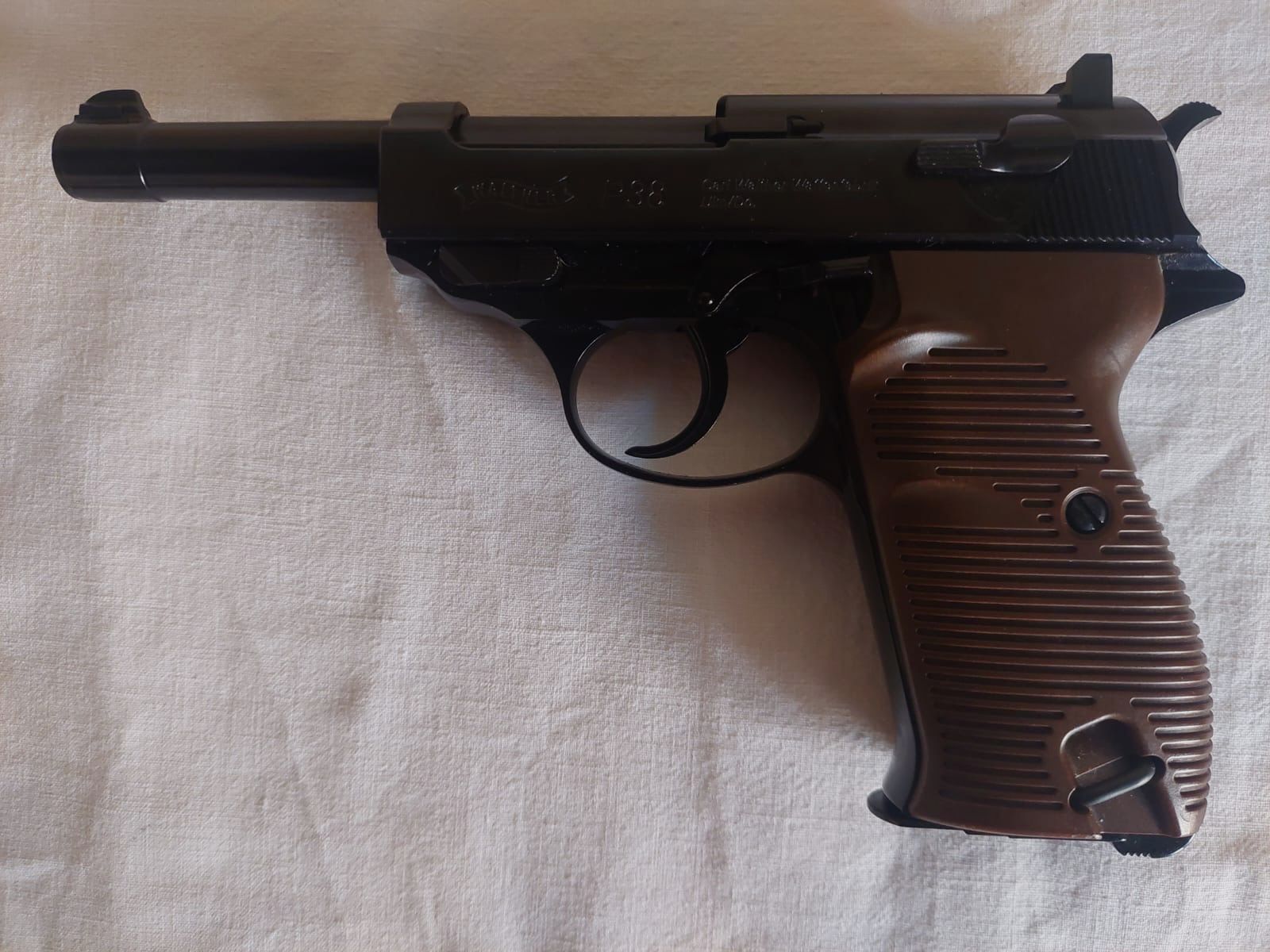 Umarex Legends Walther P38 CO2 BB