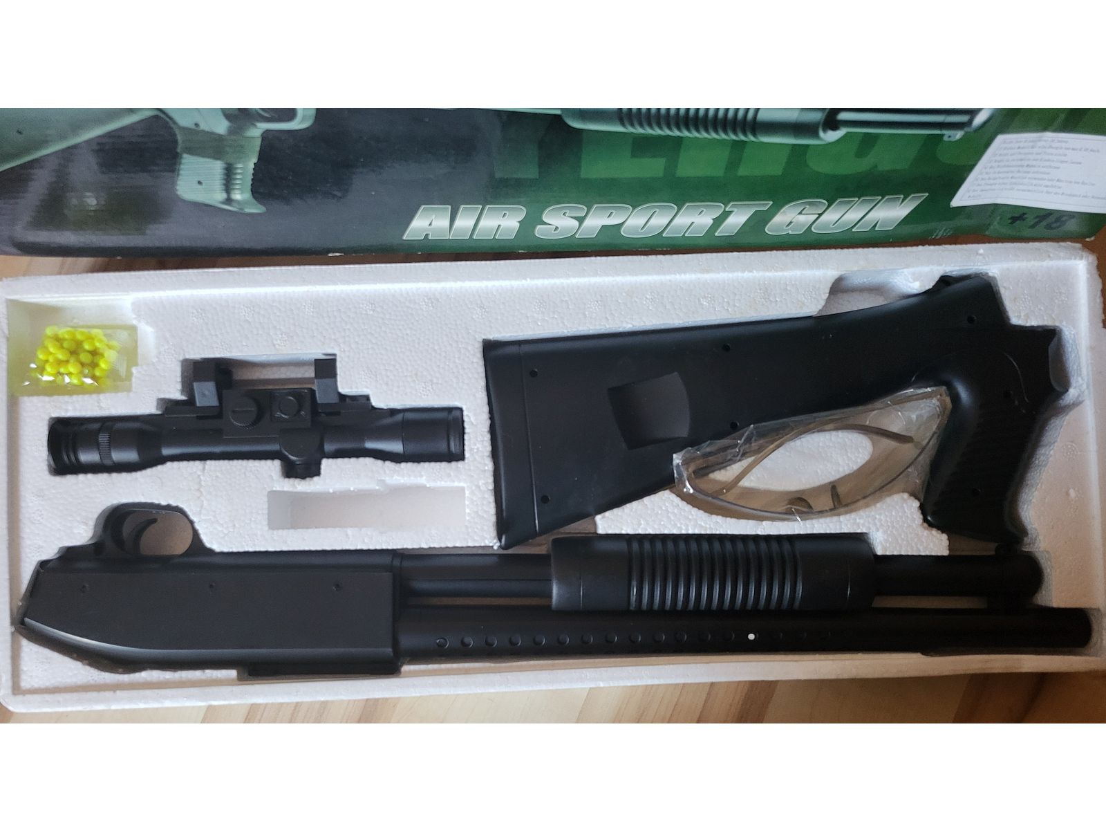 Airsoft Schrotflinte und Gewehr mit BBs