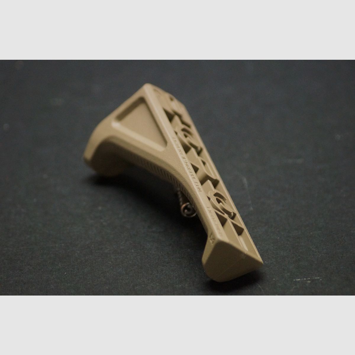 Magpul M-Lok AFG FDE, image 3 sur 4