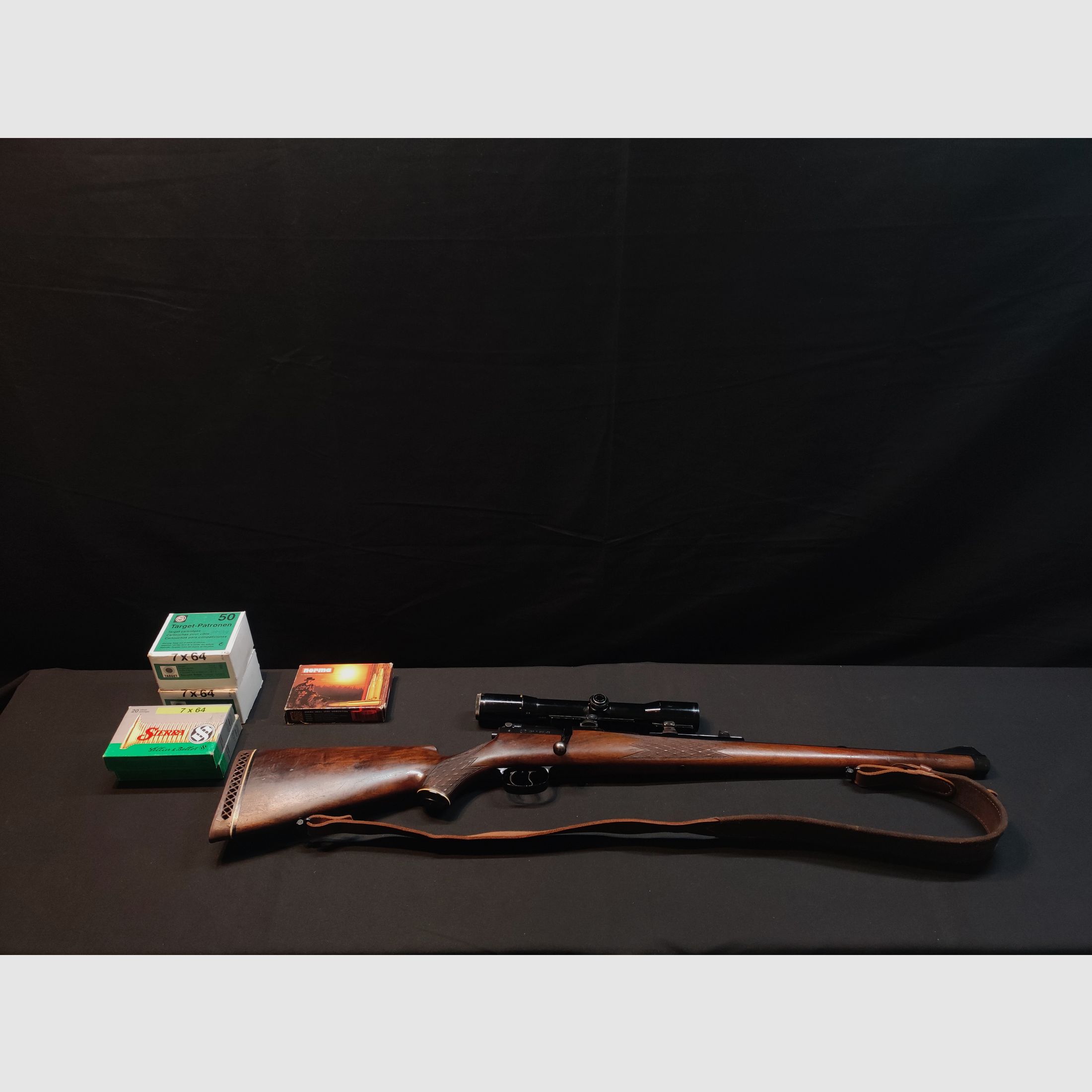 # Mauser Mod. 66 bolt-action rifle caliber 7x64 with Zeiss Diavari-D 1.5–6x – good condition – incl. 139 rounds hunting ammunition