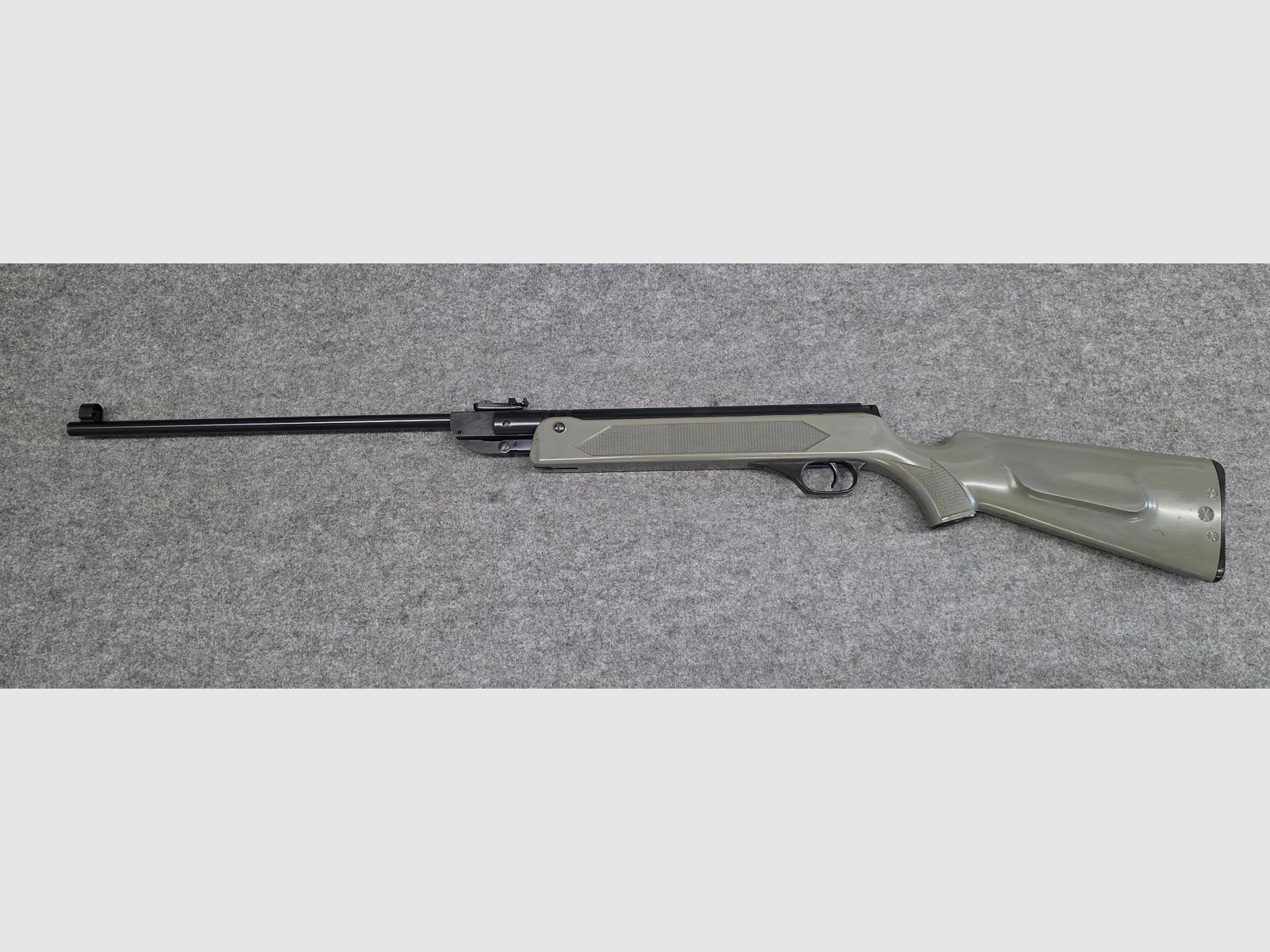 Haenel Mod. 304 avec crosse en plastique gris Cal. 4,5mm Diabolo Knicker